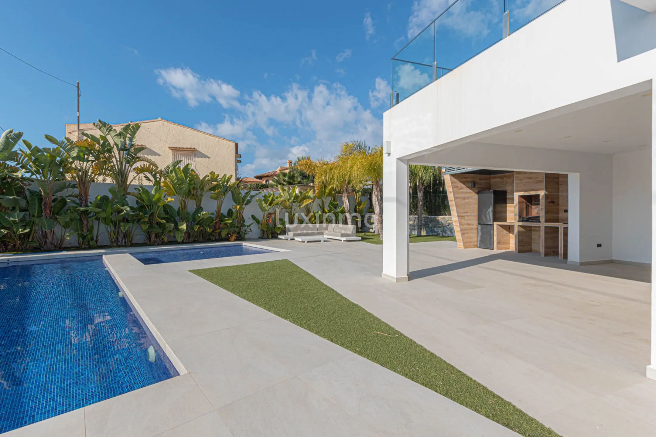 Modern detached house with pool for rent in Calpe — photo 2