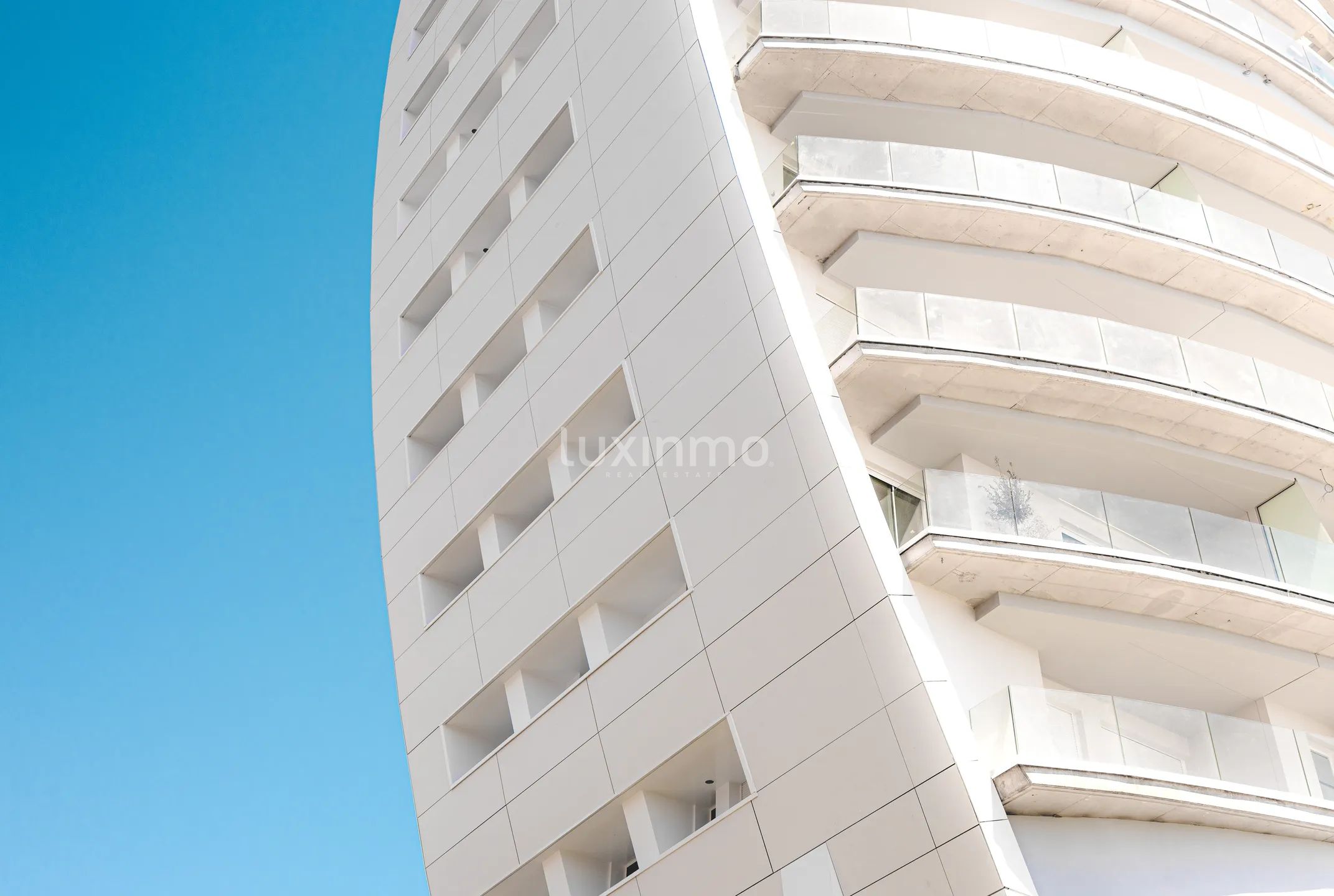 Luksusowe mieszkanie z 3 sypialniami w Playa Poniente — photo 42