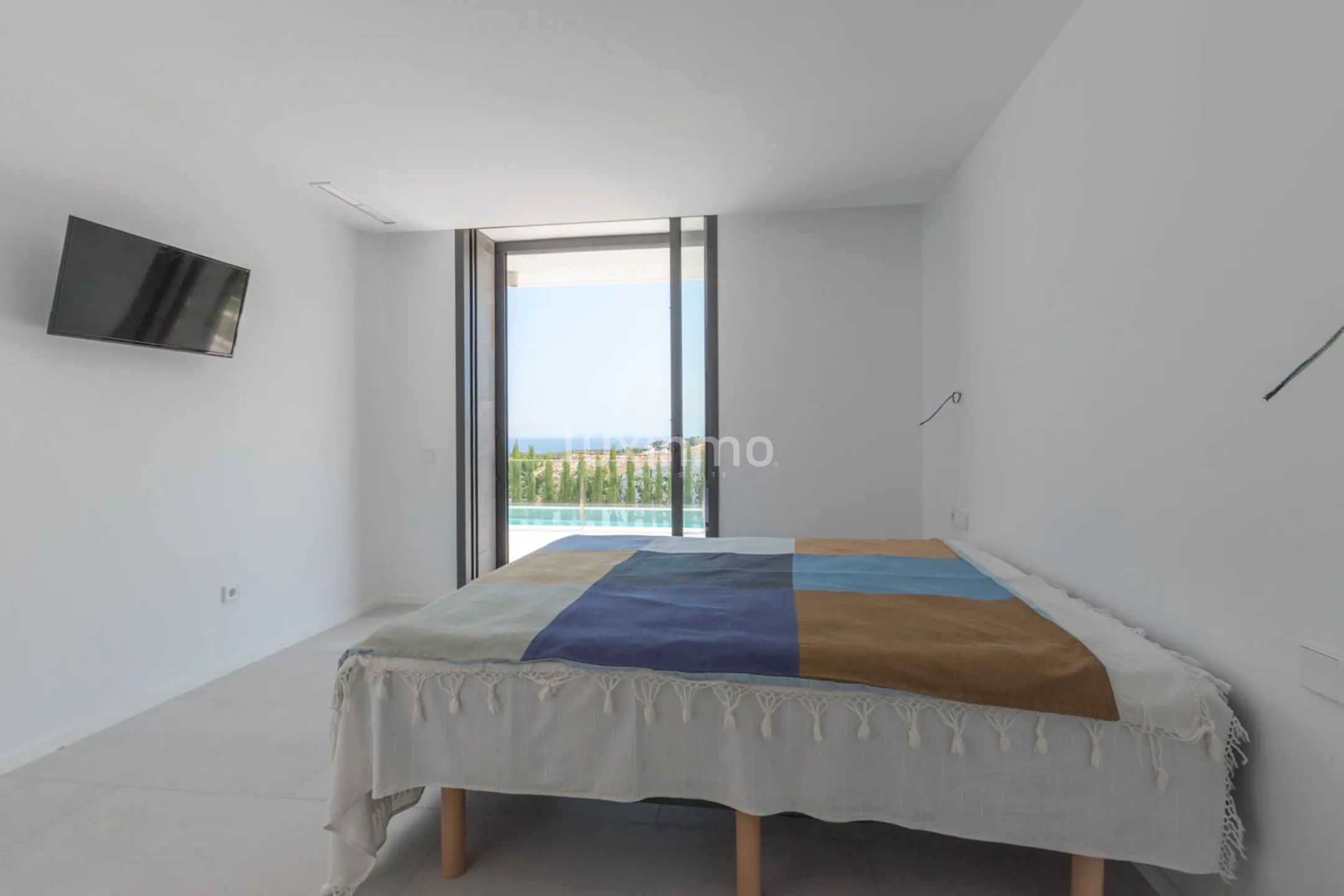Nueva villa moderna en venta en el corazón de Teulada Moraira — photo 31