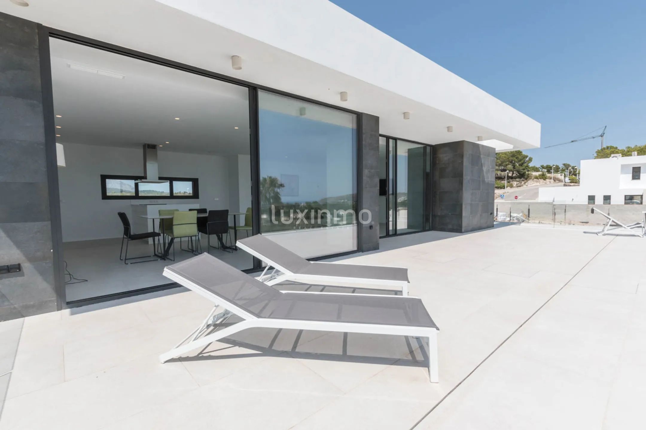 Nueva villa moderna en venta en el corazón de Teulada Moraira — photo 17