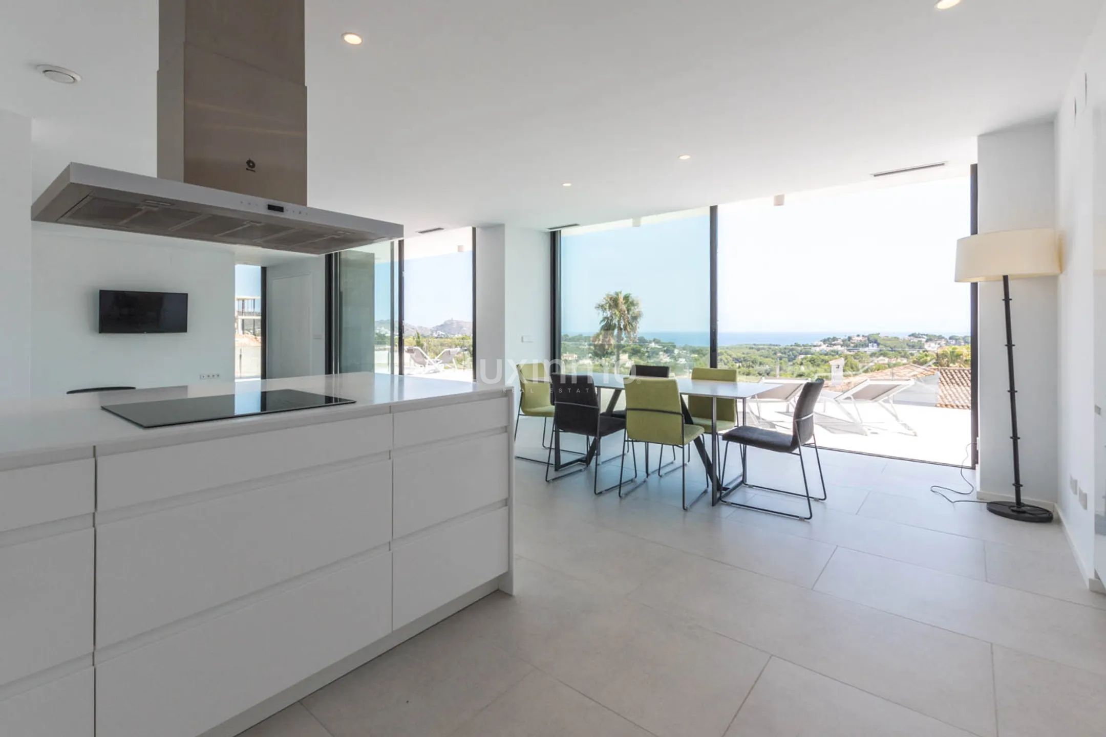 Nueva villa moderna en venta en el corazón de Teulada Moraira — photo 10