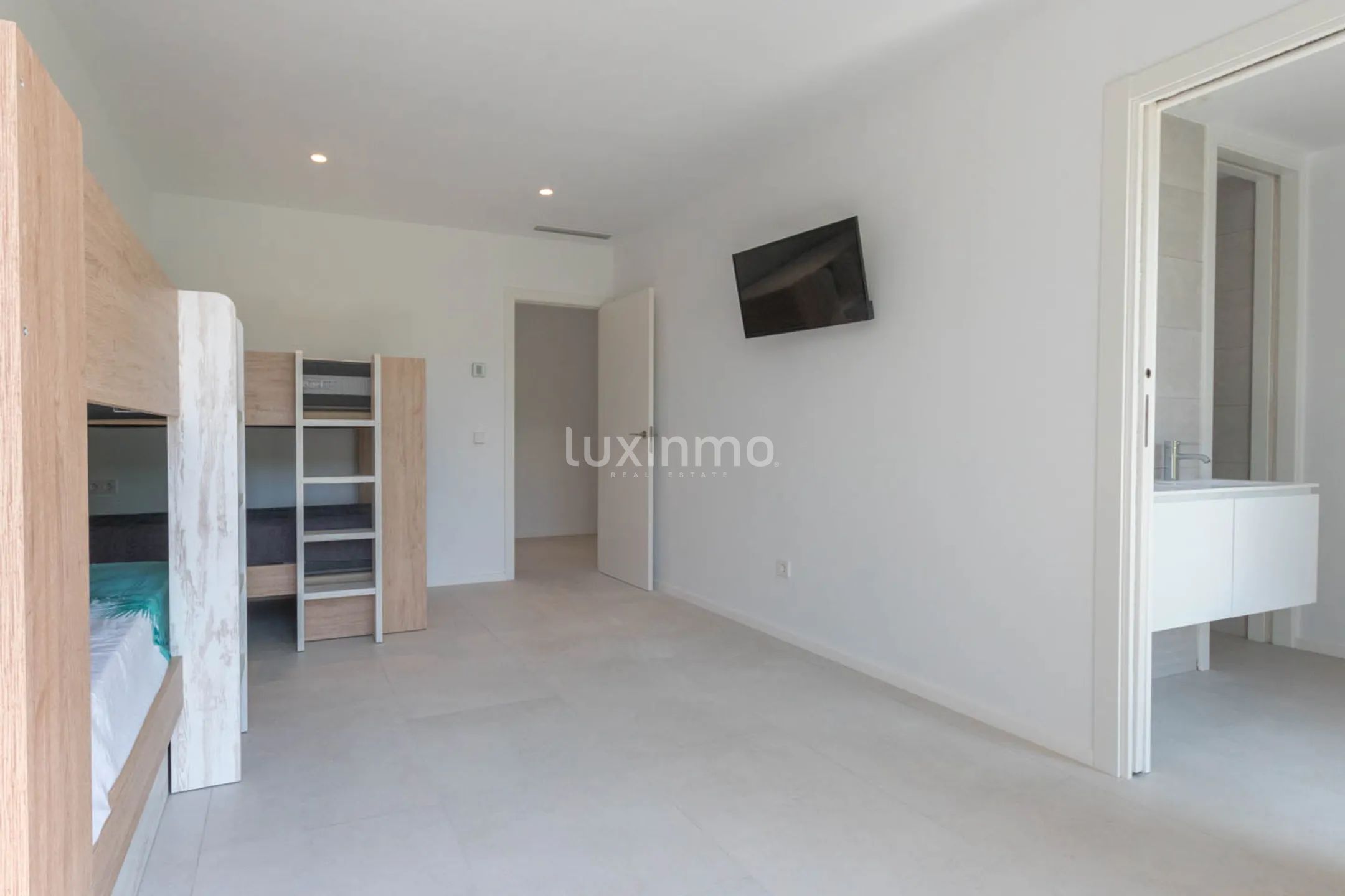 Nueva villa moderna en venta en el corazón de Teulada Moraira — photo 25