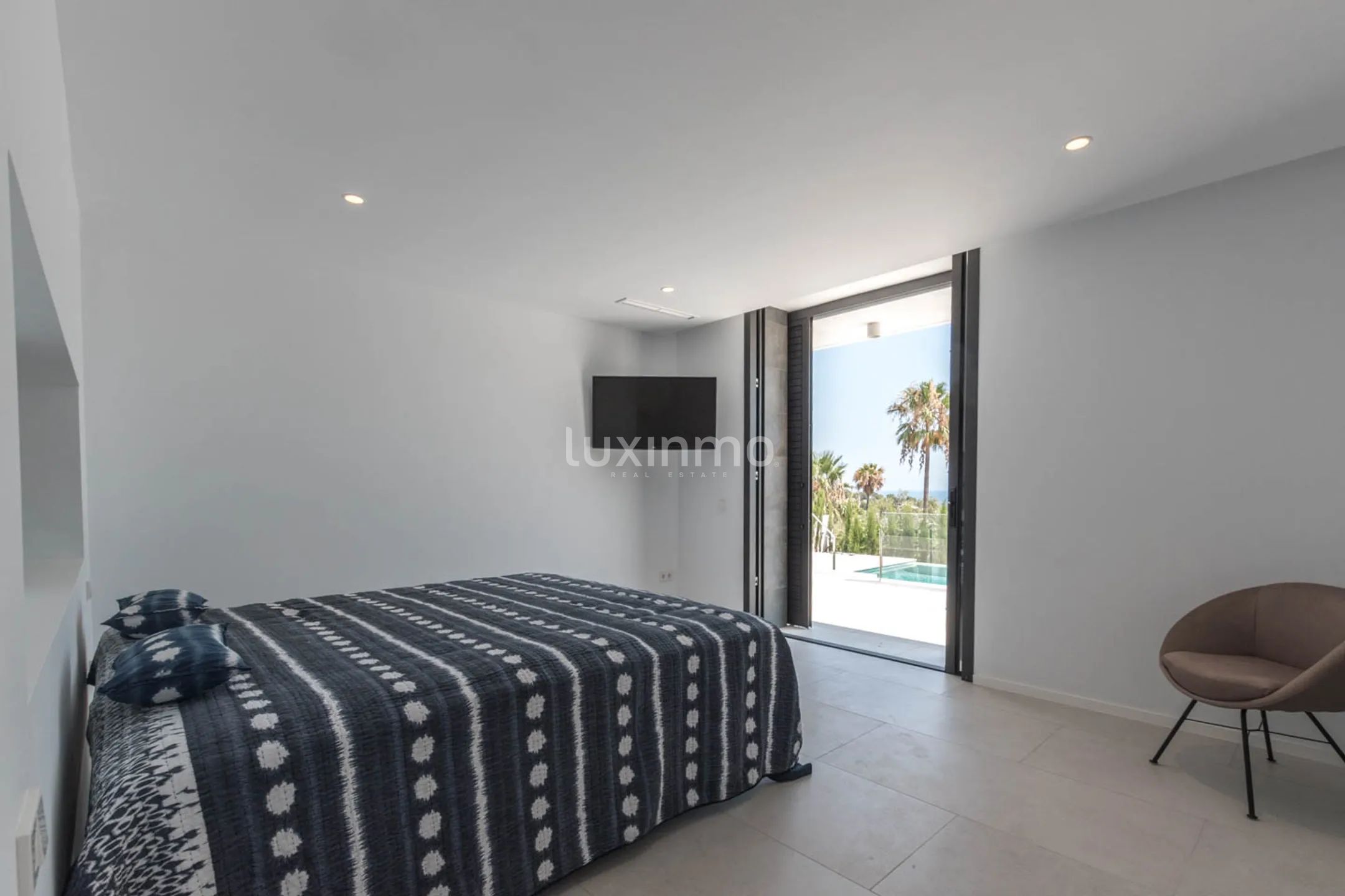 Nueva villa moderna en venta en el corazón de Teulada Moraira — photo 35