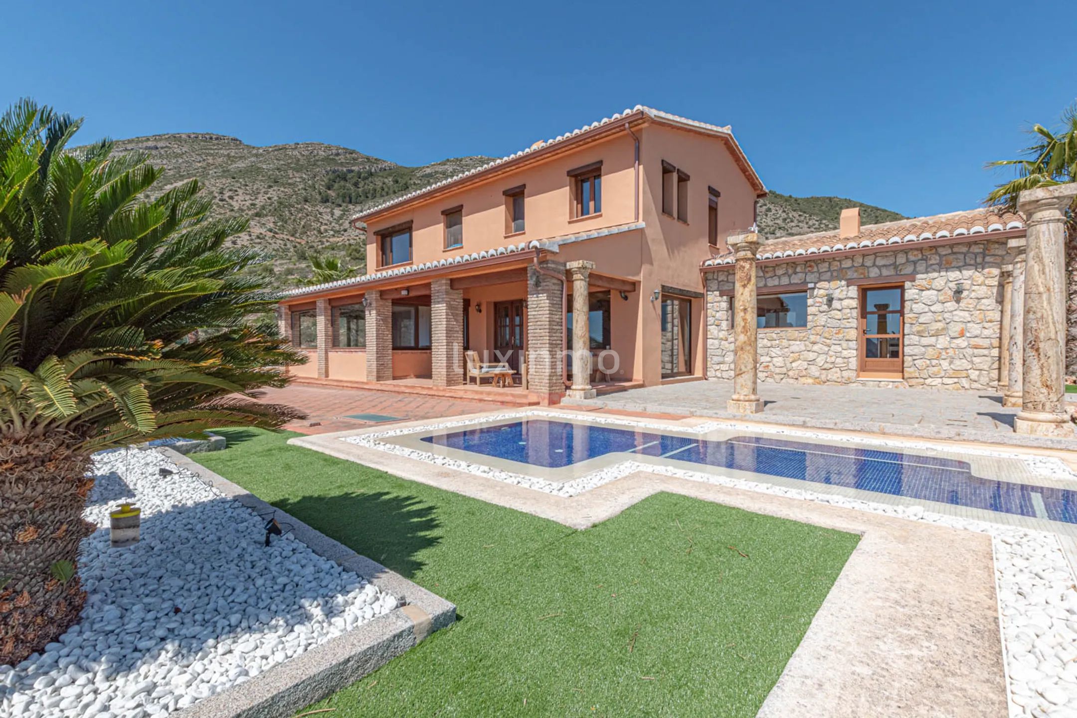Villa rústica de alquiler de larga temporada con vistas al mar y a la montaña en Benissa — photo 2
