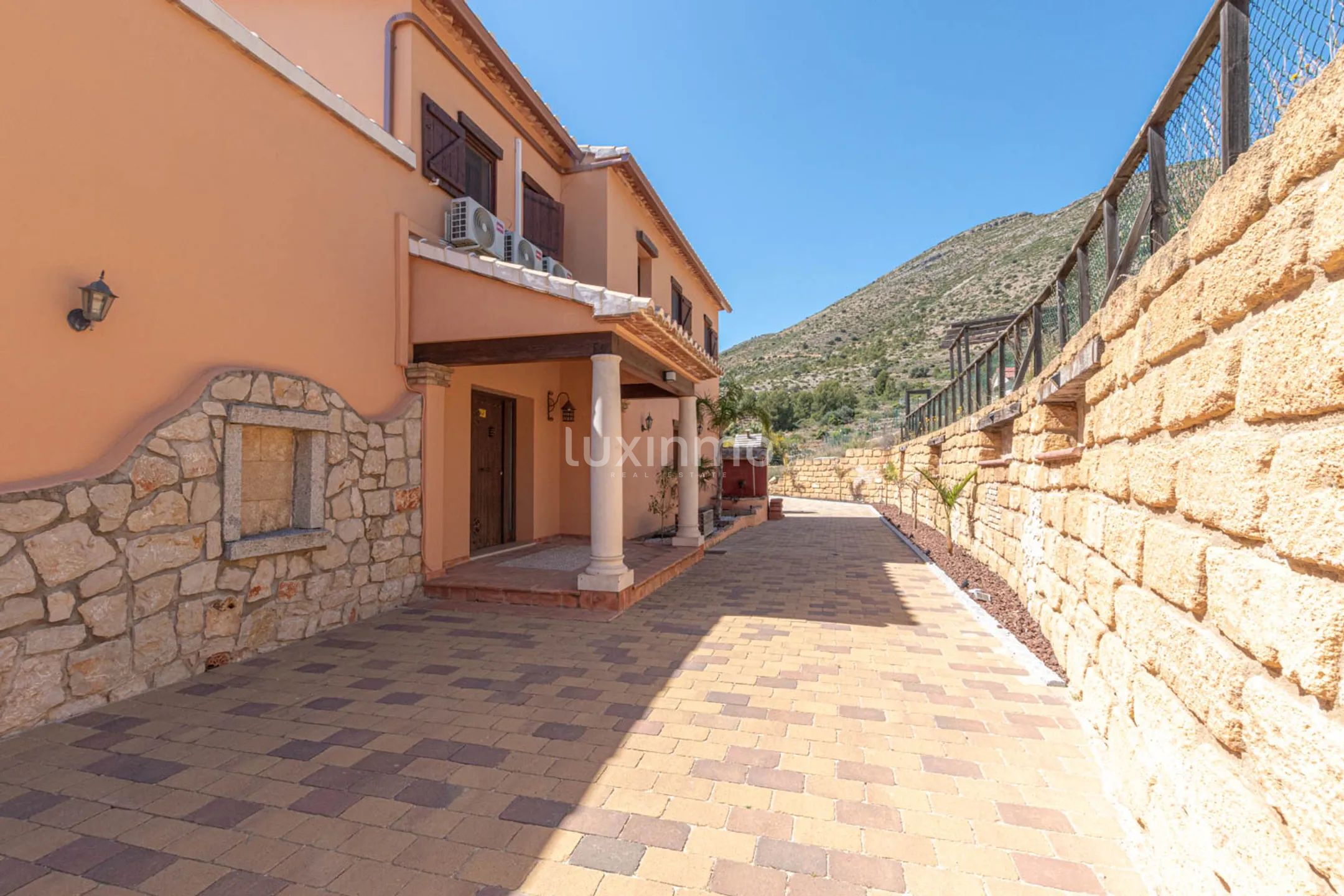 Villa rústica de alquiler de larga temporada con vistas al mar y a la montaña en Benissa — photo 13