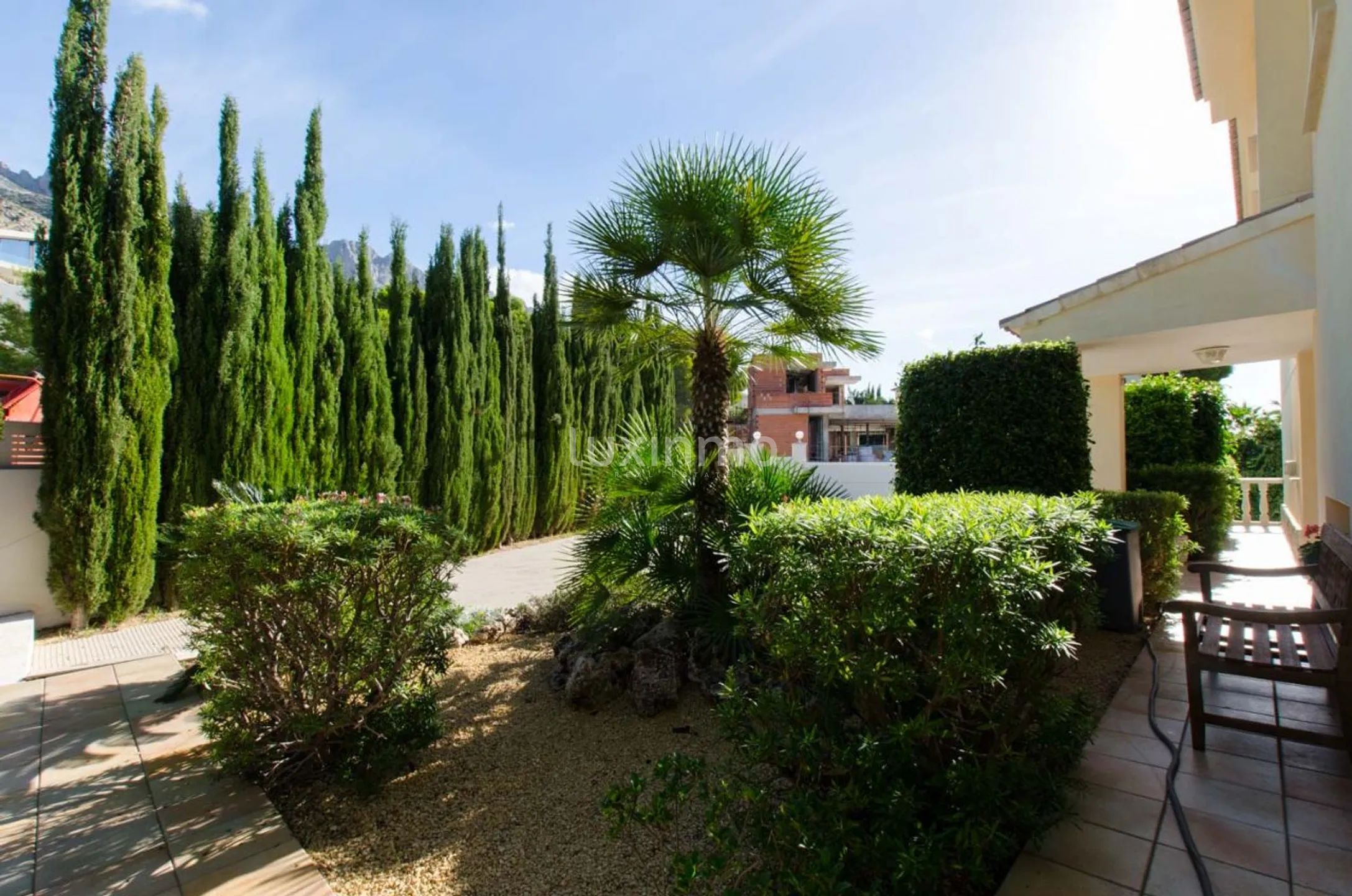 Вилла с садом и бассейном в тихом районе в Алтее — photo 8