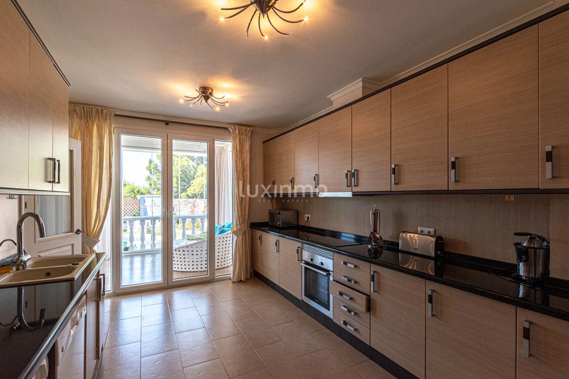 Villa med hage og basseng i et rolig område i Altea — photo 22