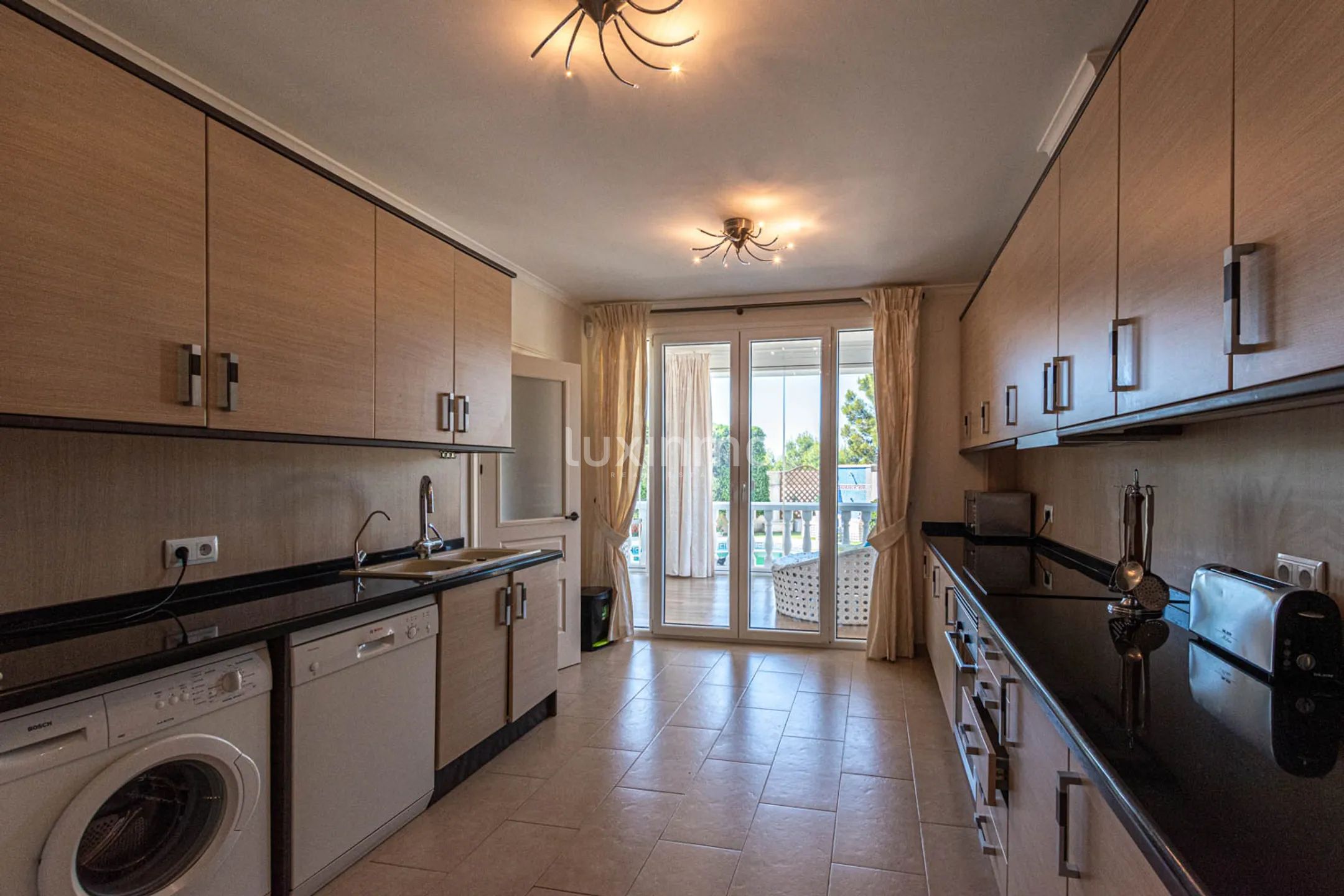 Вилла с садом и бассейном в тихом районе в Алтее — photo 23