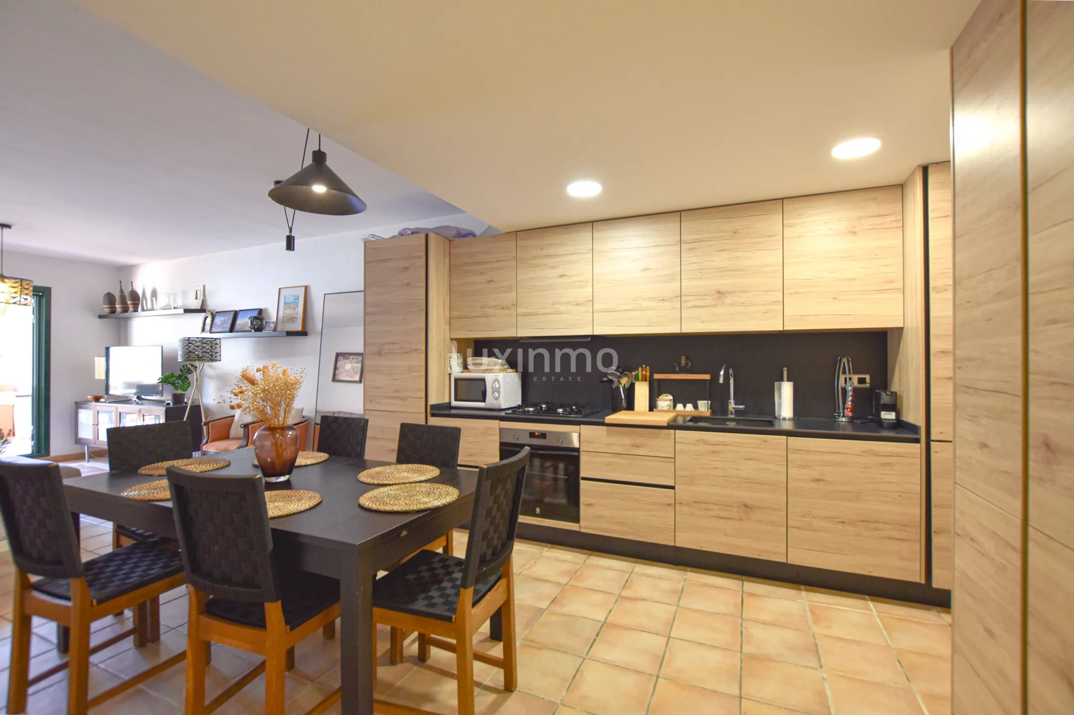 Flat for rent with sea view in Masсarat — photo 11