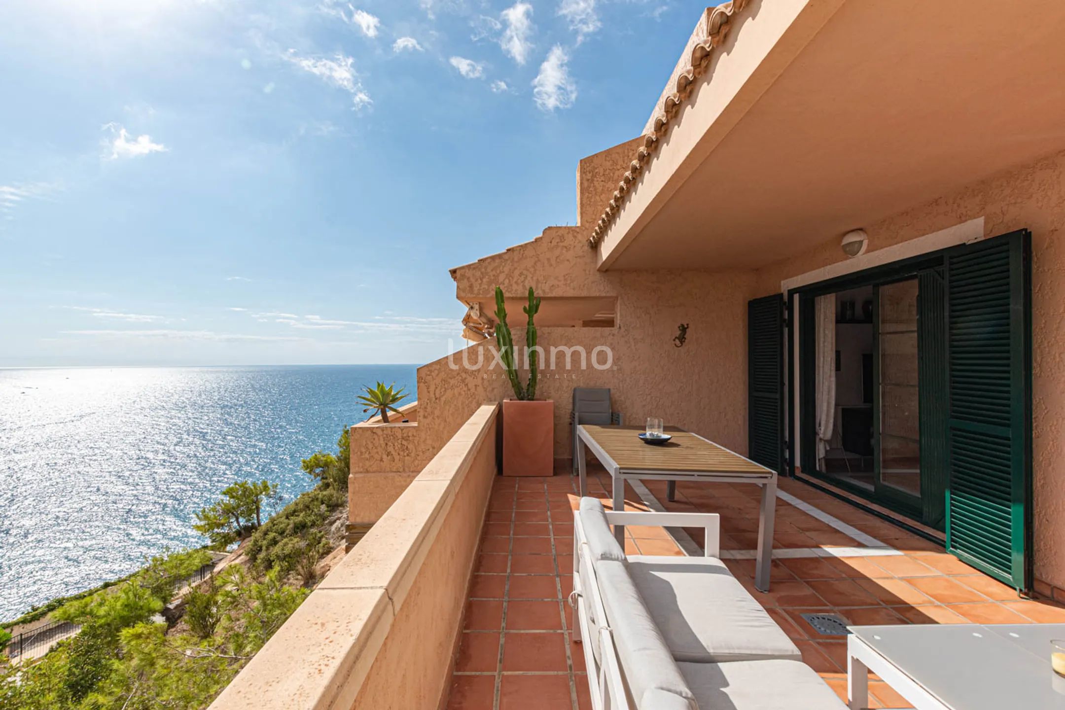 Flat for rent with sea view in Masсarat — photo 2