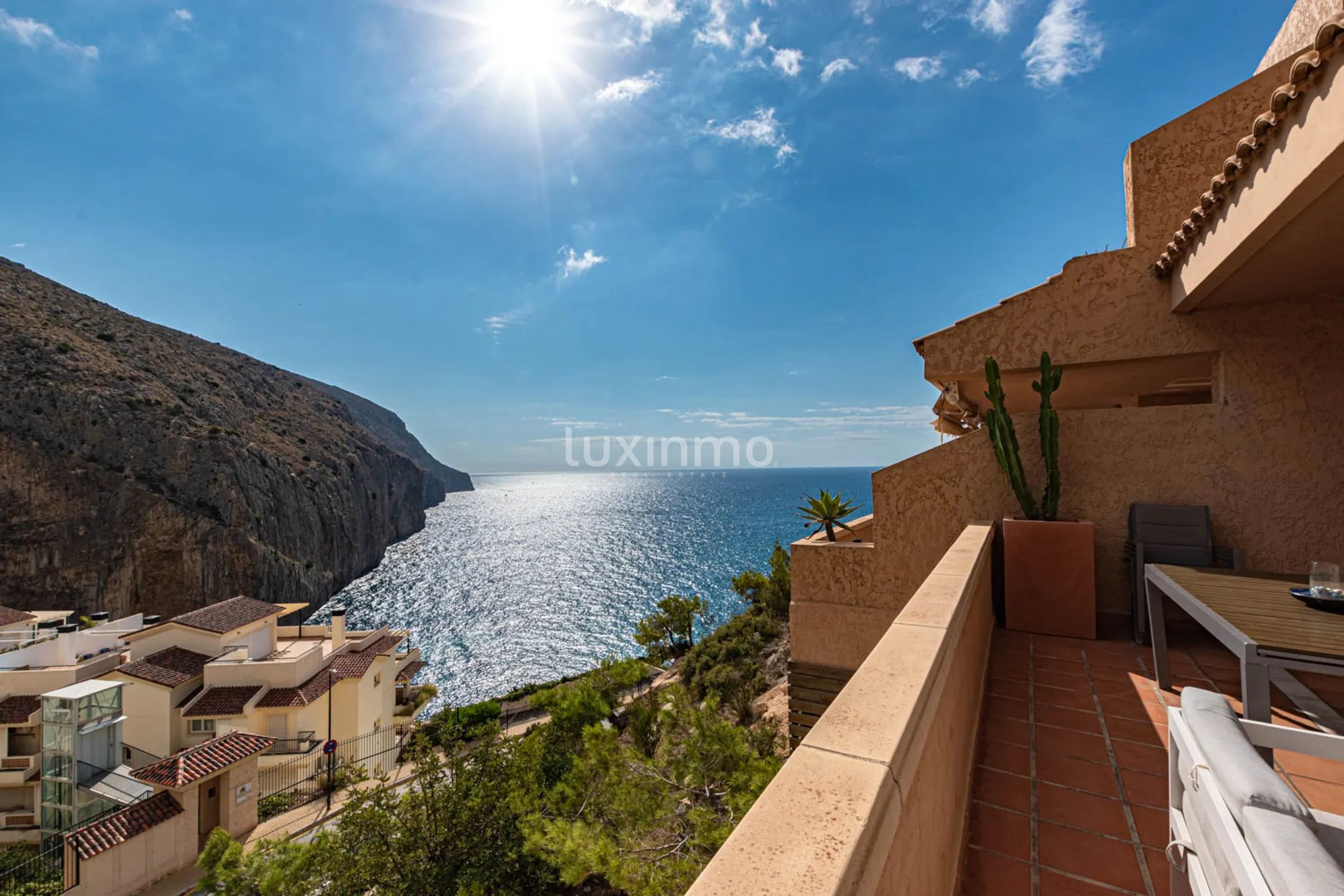 Flat for rent with sea view in Masсarat