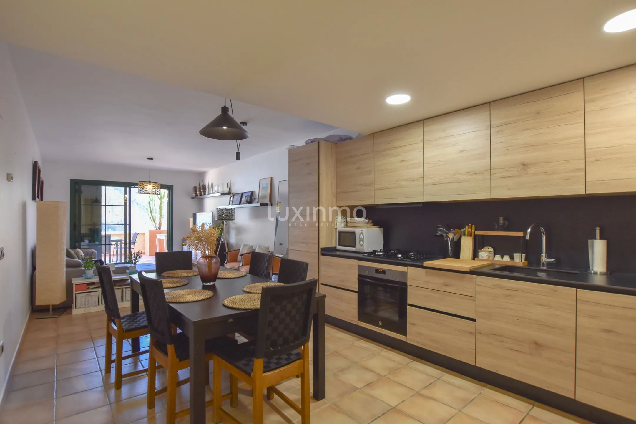 Flat for rent with sea view in Masсarat — photo 9