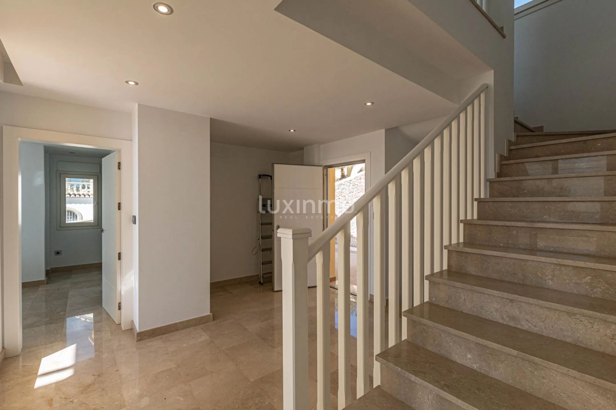 Nieuwe luxe villa te koop in urbanisatie Moraira — photo 26