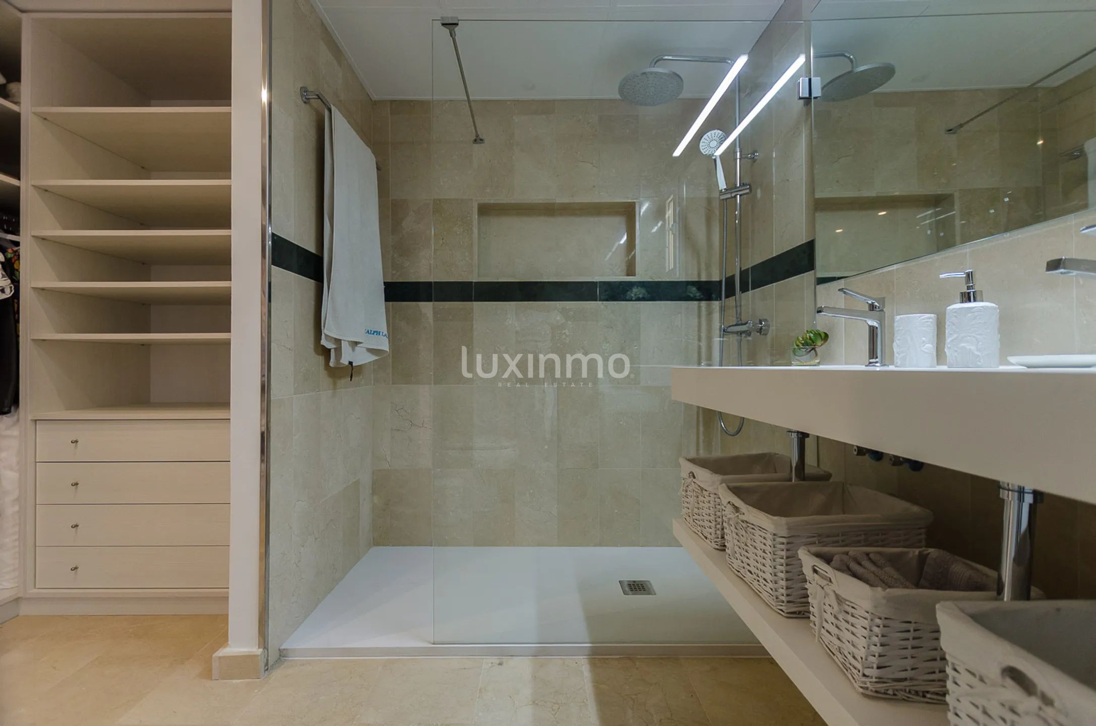 Se vende apartamento reformado con fantásticas vistas al mar — photo 17