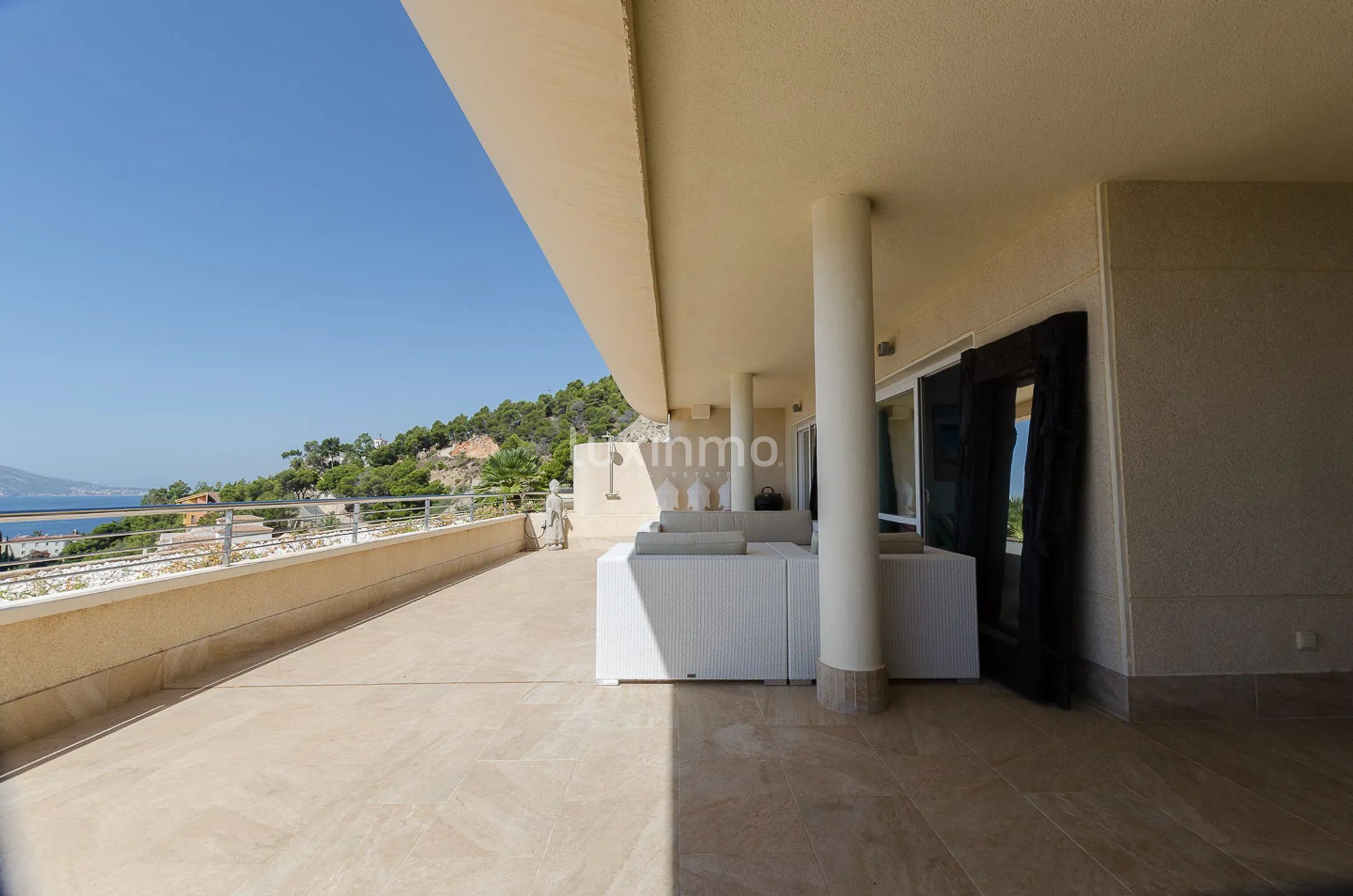 Se vende apartamento reformado con fantásticas vistas al mar — photo 20