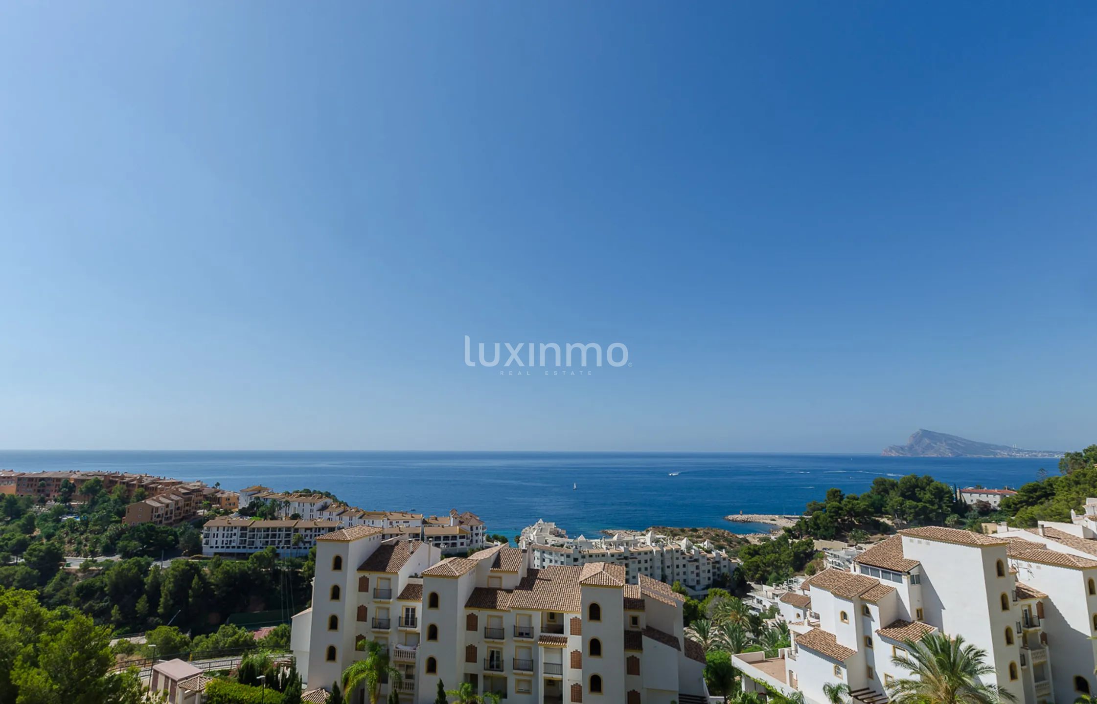 Se vende apartamento reformado con fantásticas vistas al mar — photo 22