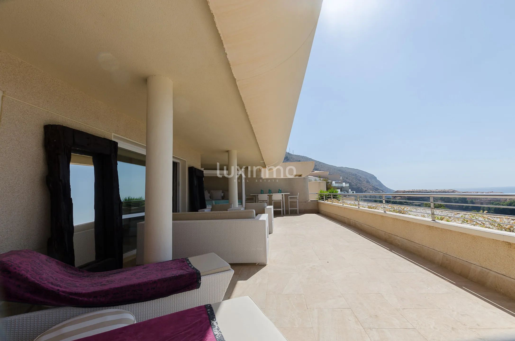 Se vende apartamento reformado con fantásticas vistas al mar — photo 23