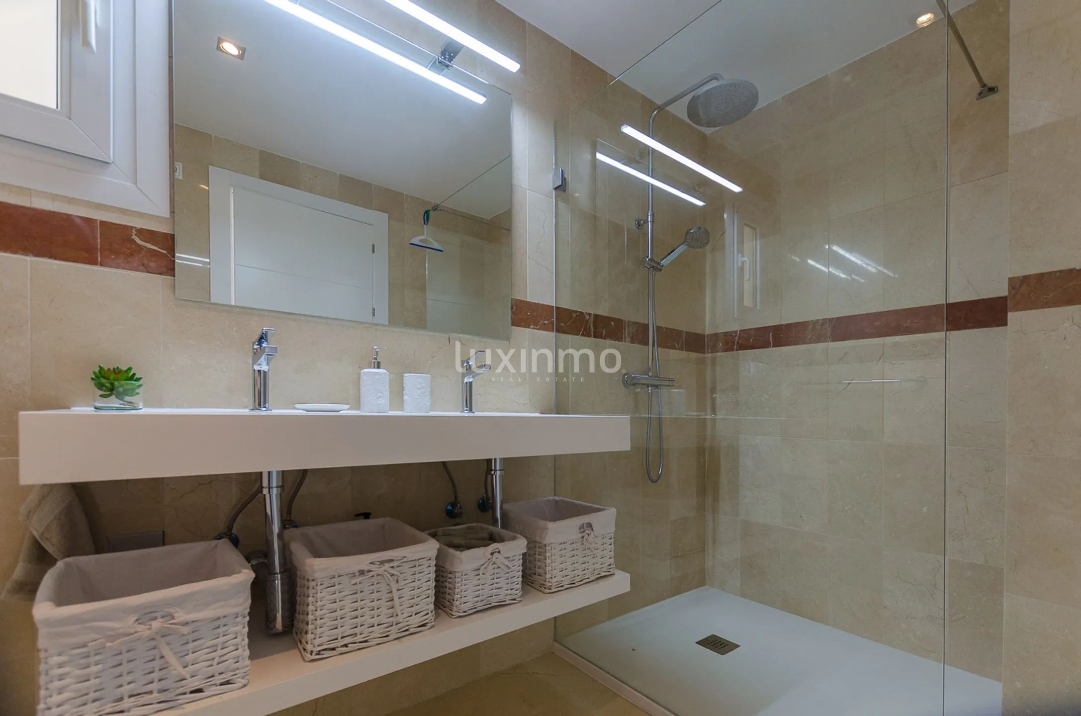 Se vende apartamento reformado con fantásticas vistas al mar — photo 27