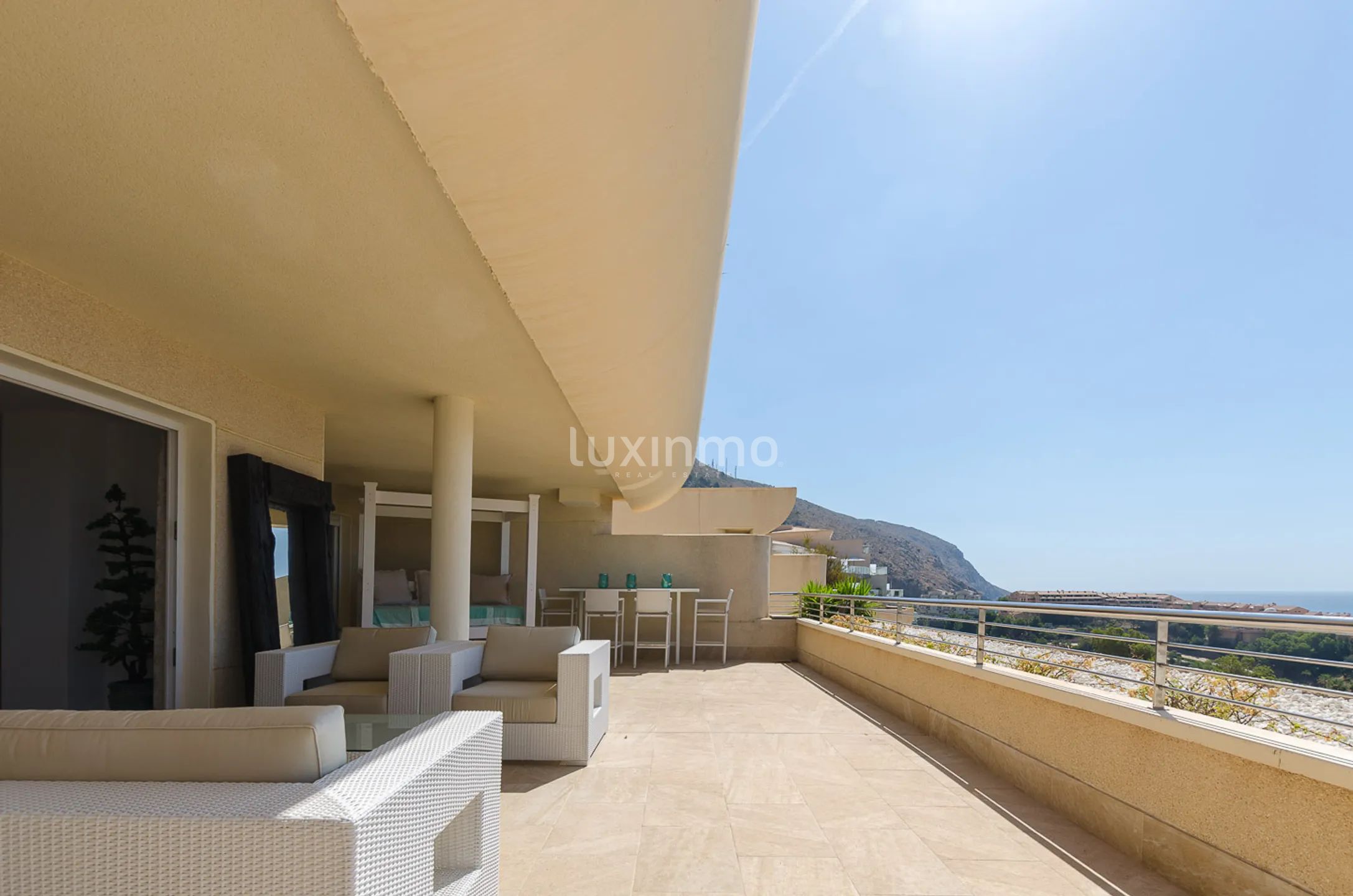 Se vende apartamento reformado con fantásticas vistas al mar — photo 28