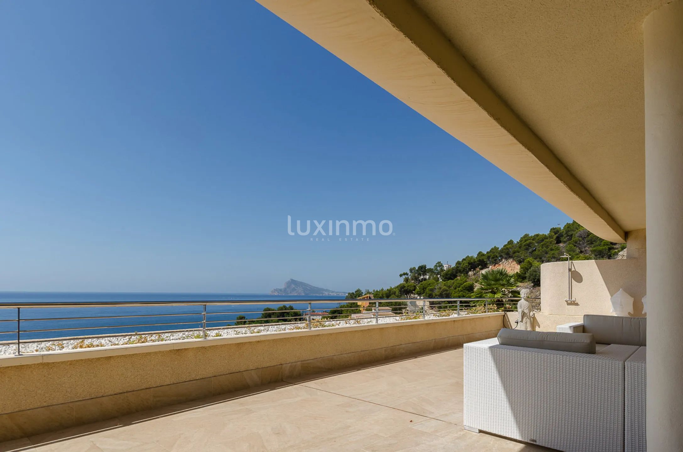 Se vende apartamento reformado con fantásticas vistas al mar — photo 31