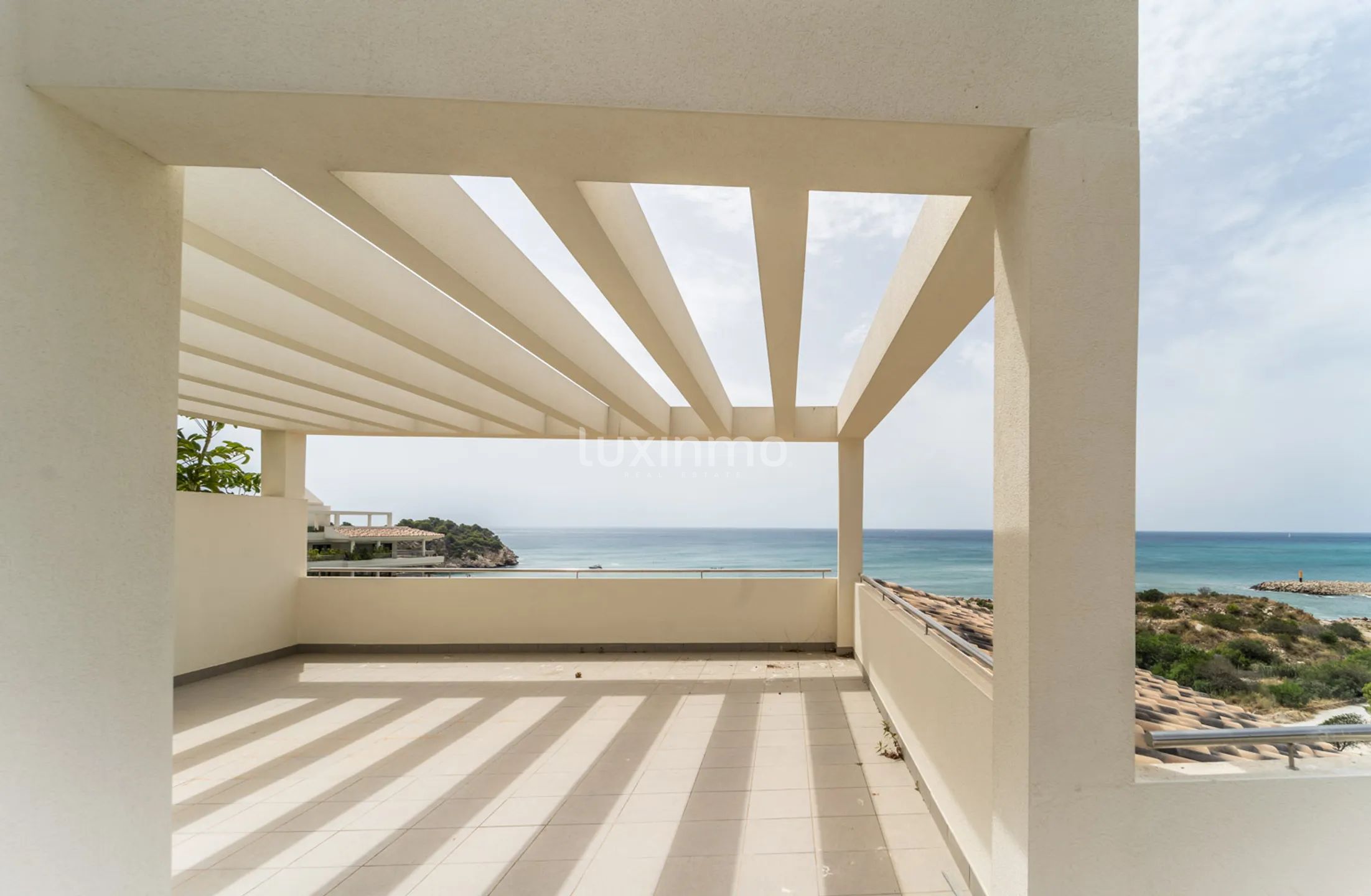 Penthouse on the first beach line overlooking the sea in Altea — photo 10