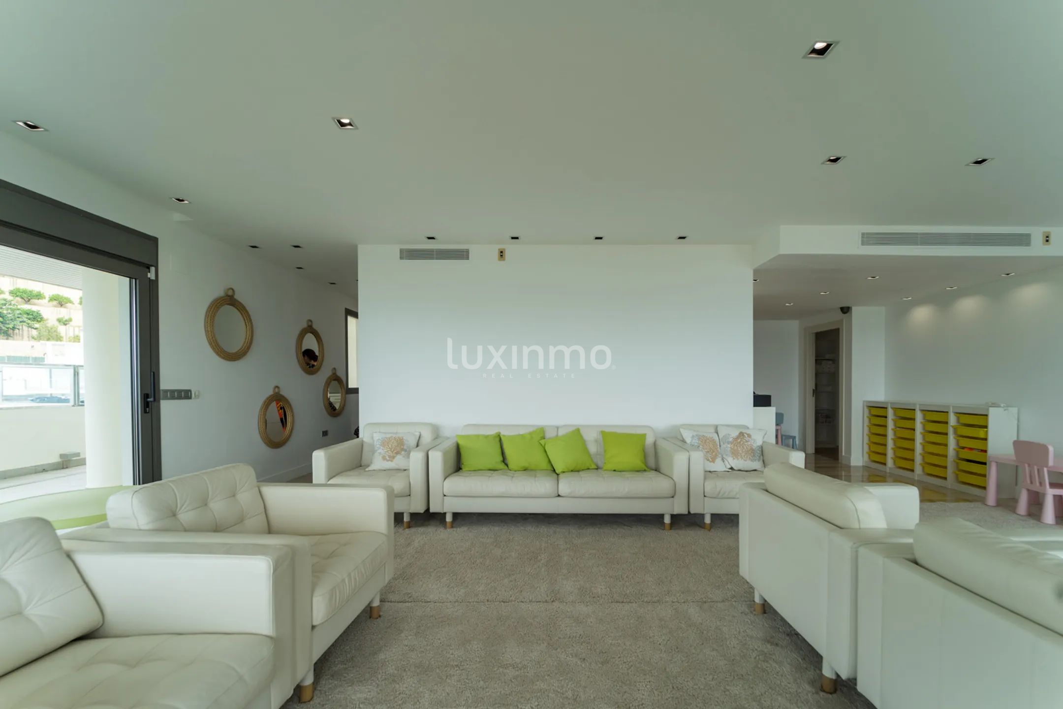 Penthouse on the first beach line overlooking the sea in Altea — photo 12