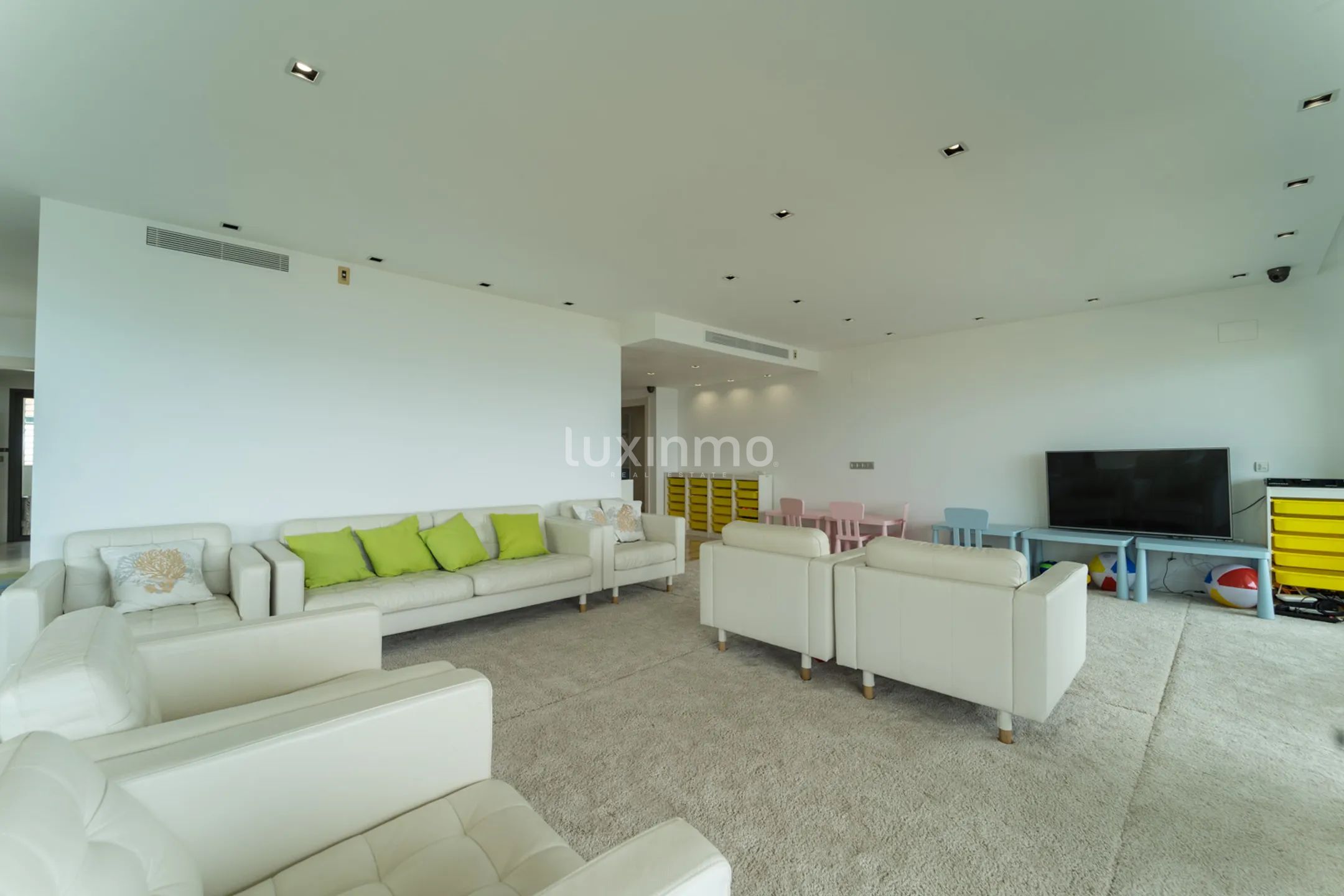 Penthouse on the first beach line overlooking the sea in Altea — photo 13