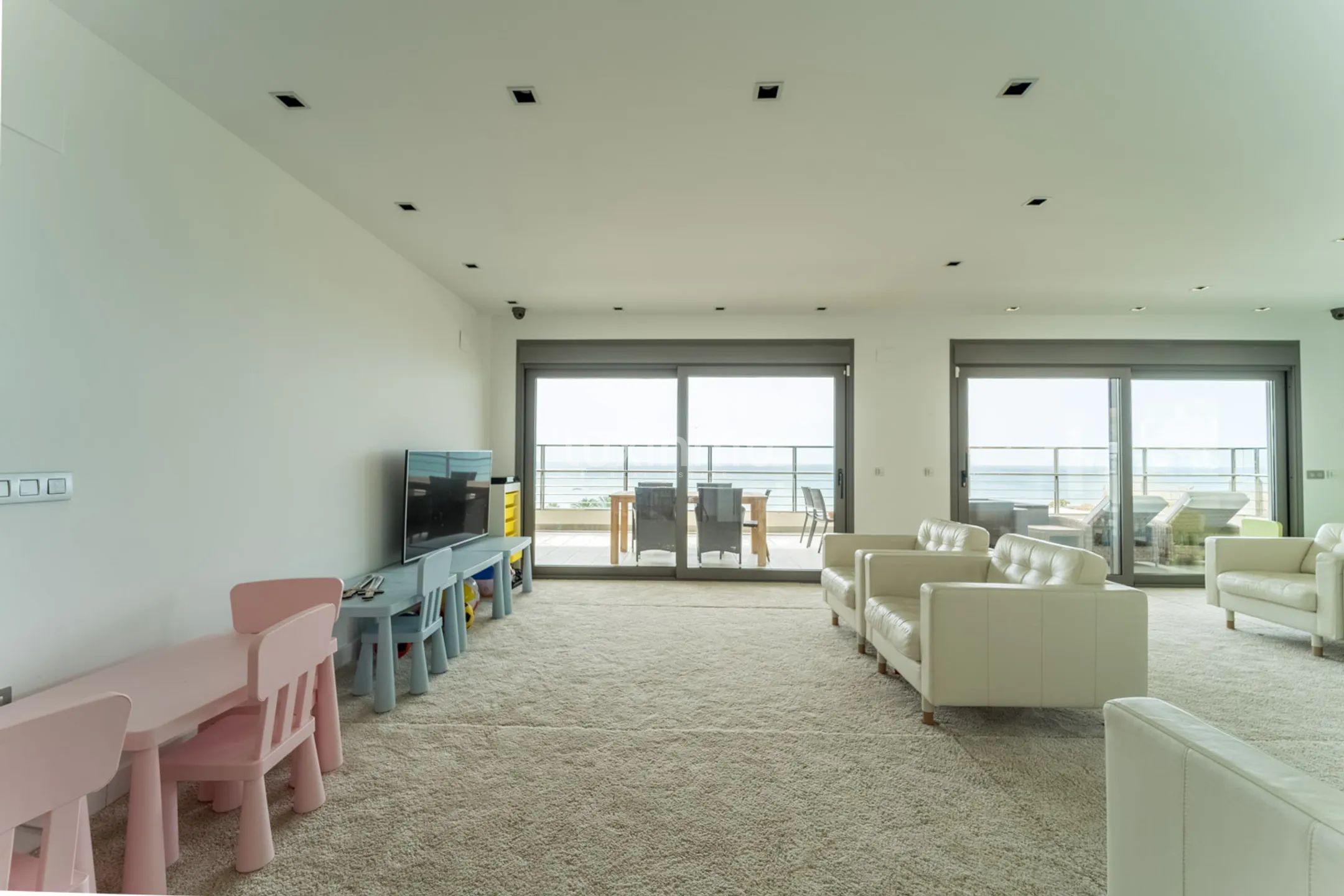 Penthouse on the first beach line overlooking the sea in Altea — photo 14