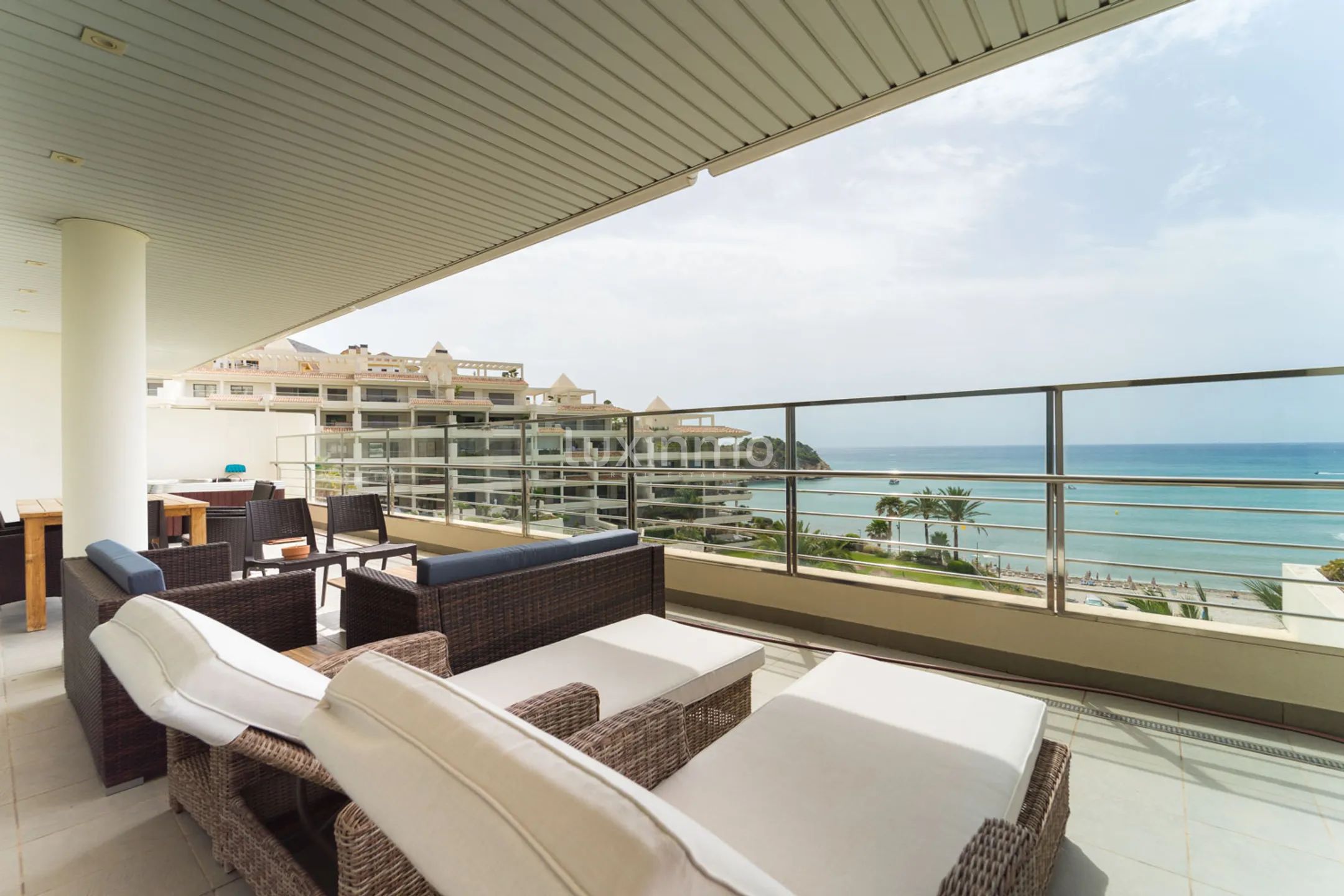 Penthouse on the first beach line overlooking the sea in Altea — photo 7