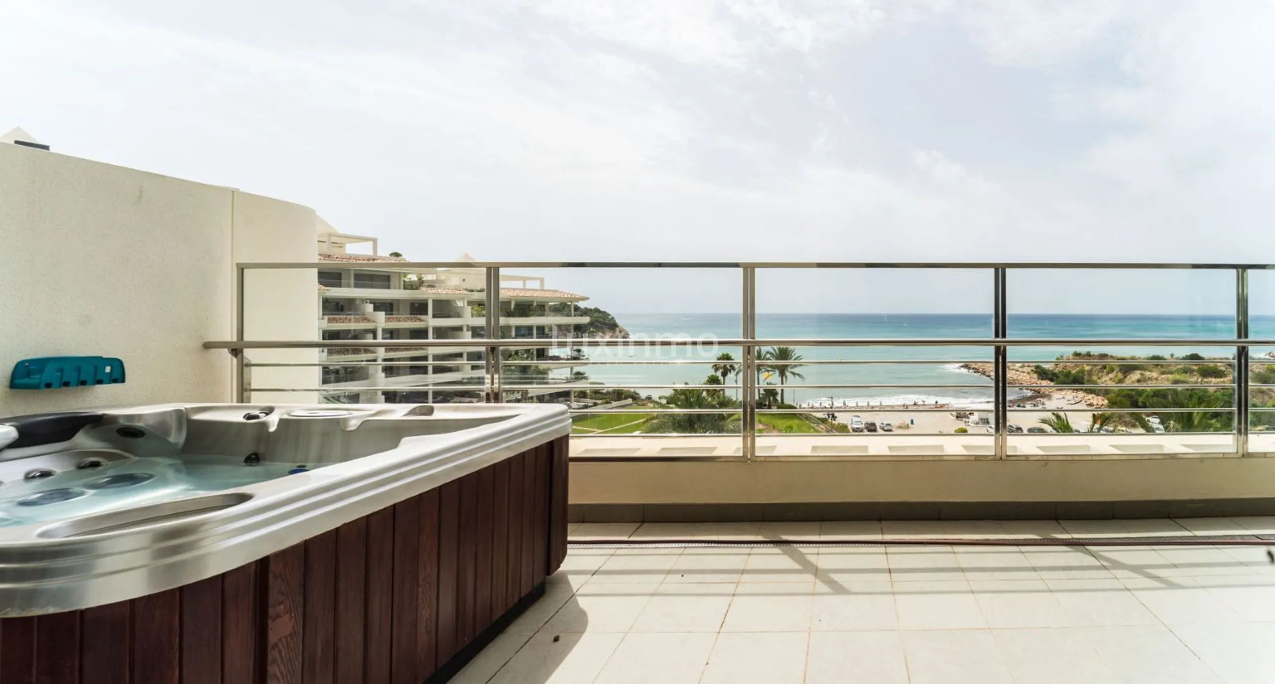Penthouse on the first beach line overlooking the sea in Altea — photo 8