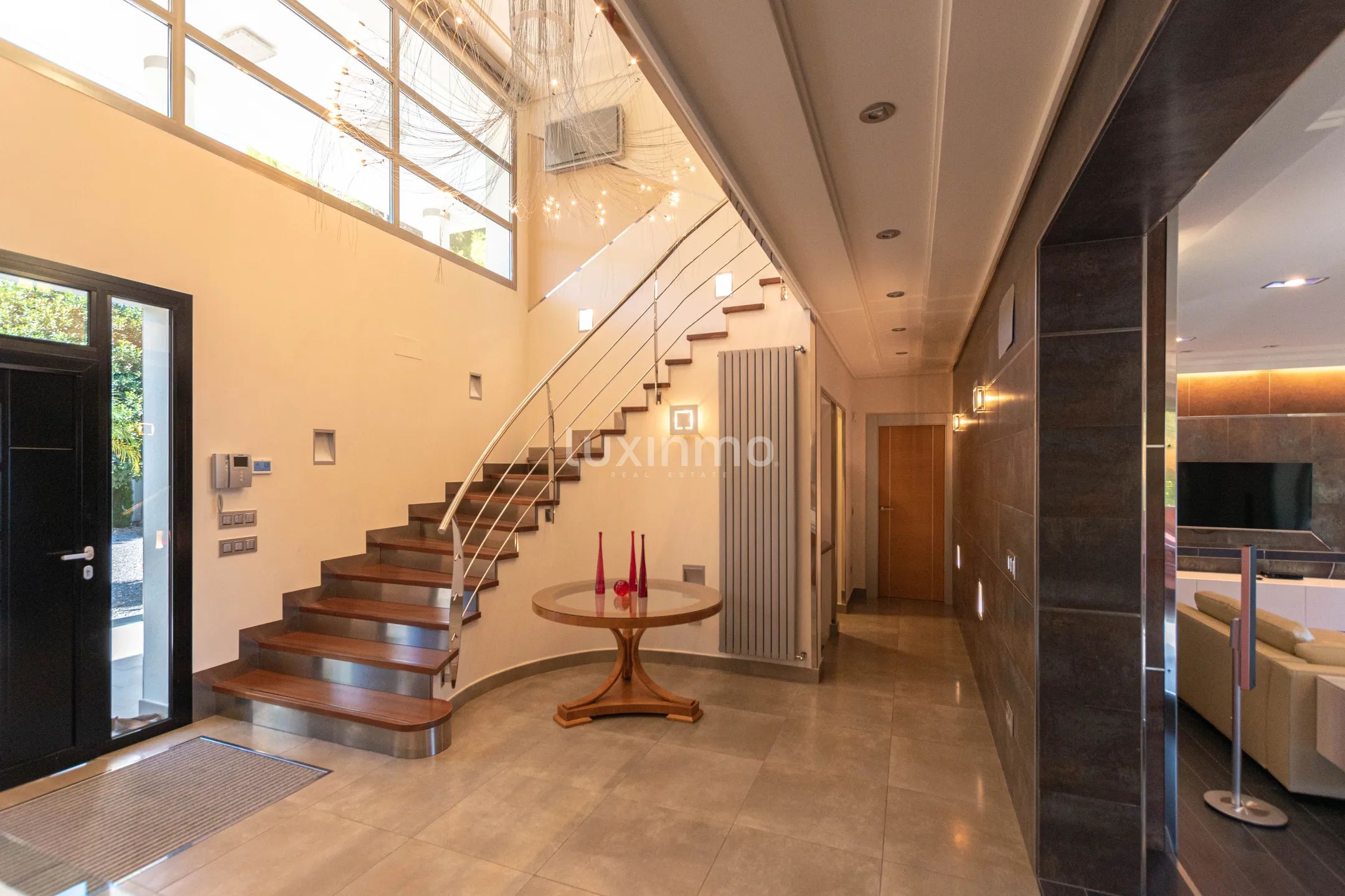 Продается вилла на побережье Кальпе с открытым видом на море — photo 14