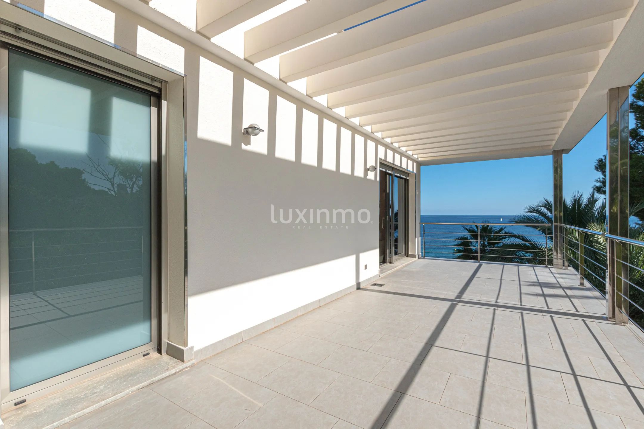 Продается вилла на побережье Кальпе с открытым видом на море — photo 39