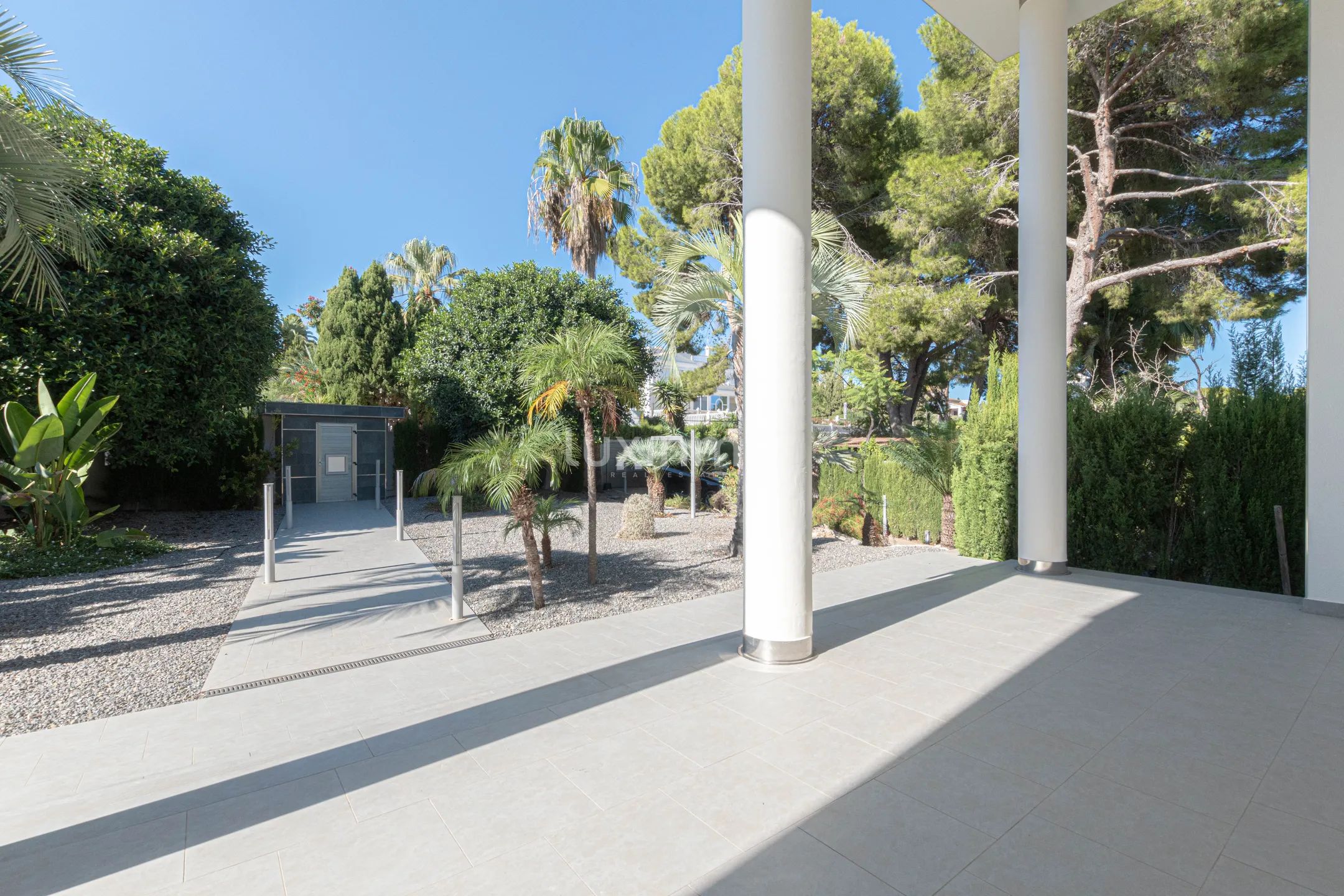 Продается вилла на побережье Кальпе с открытым видом на море — photo 9