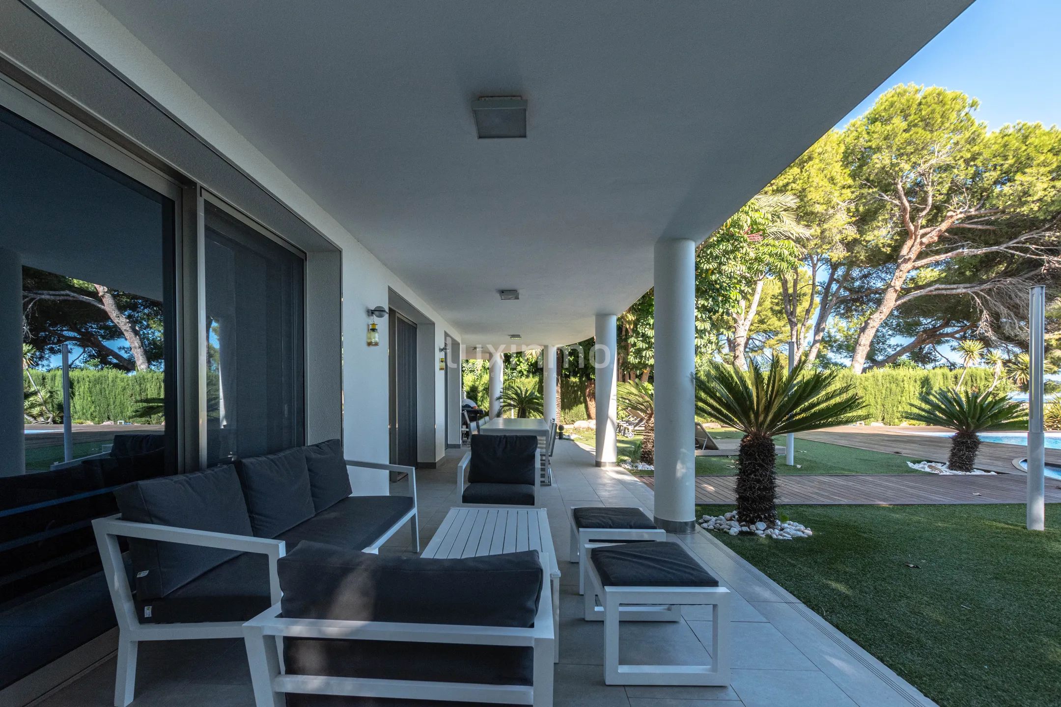 Продается вилла на побережье Кальпе с открытым видом на море — photo 13