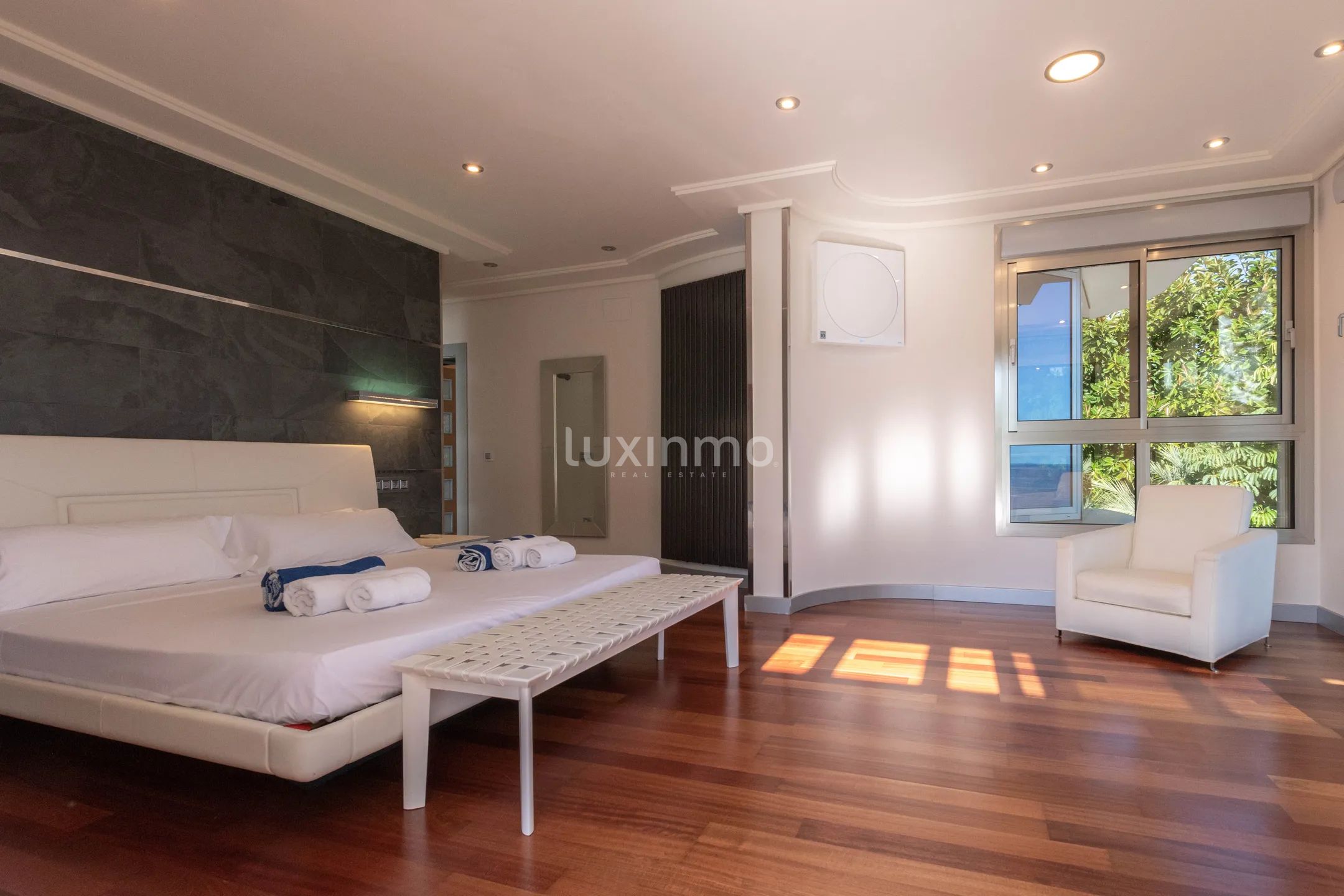 Продается вилла на побережье Кальпе с открытым видом на море — photo 25