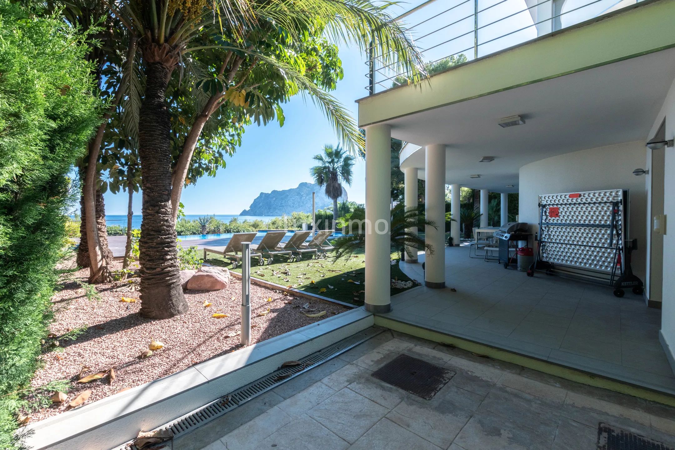 Продается вилла на побережье Кальпе с открытым видом на море — photo 12