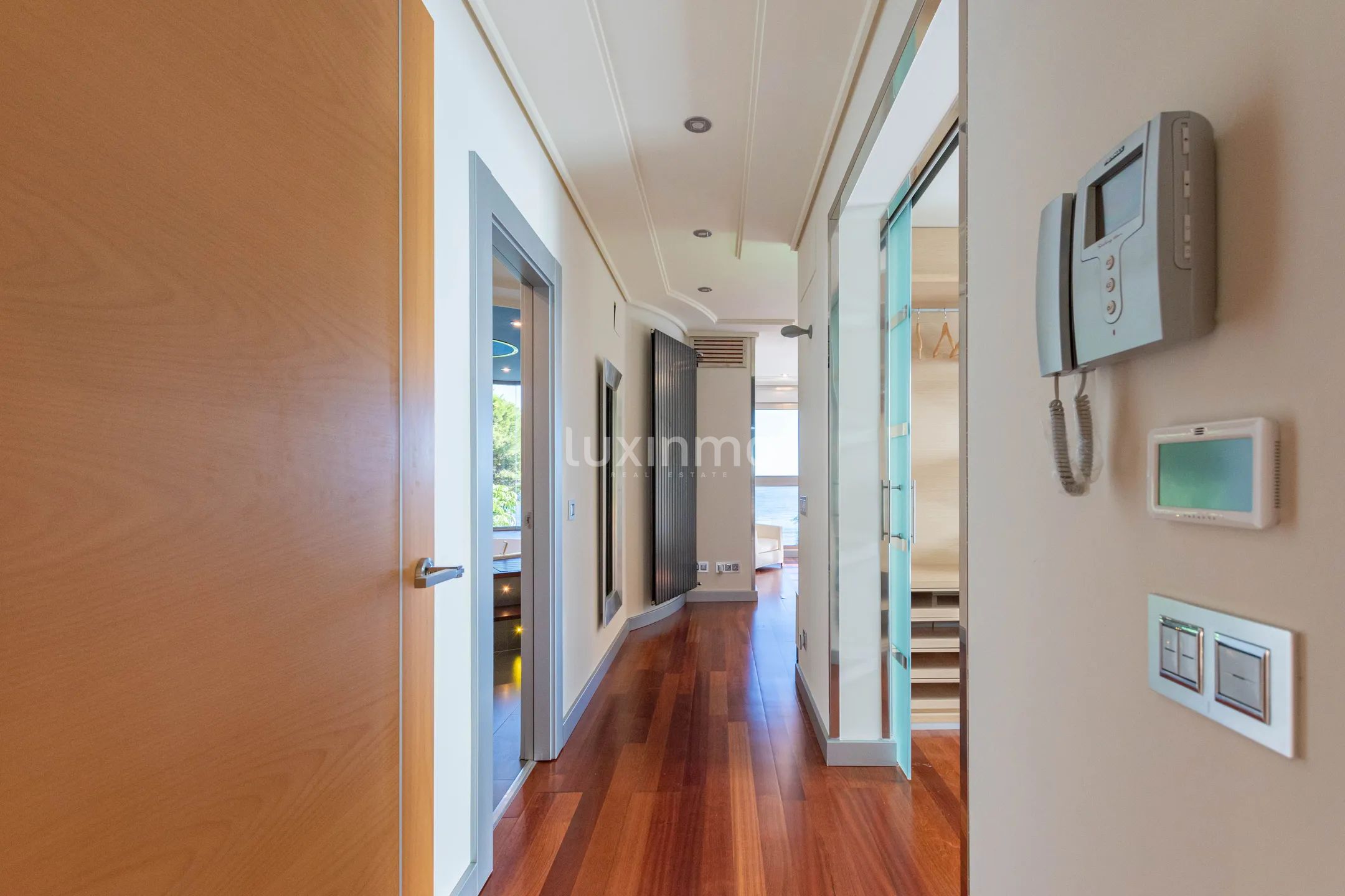 Продается вилла на побережье Кальпе с открытым видом на море — photo 31