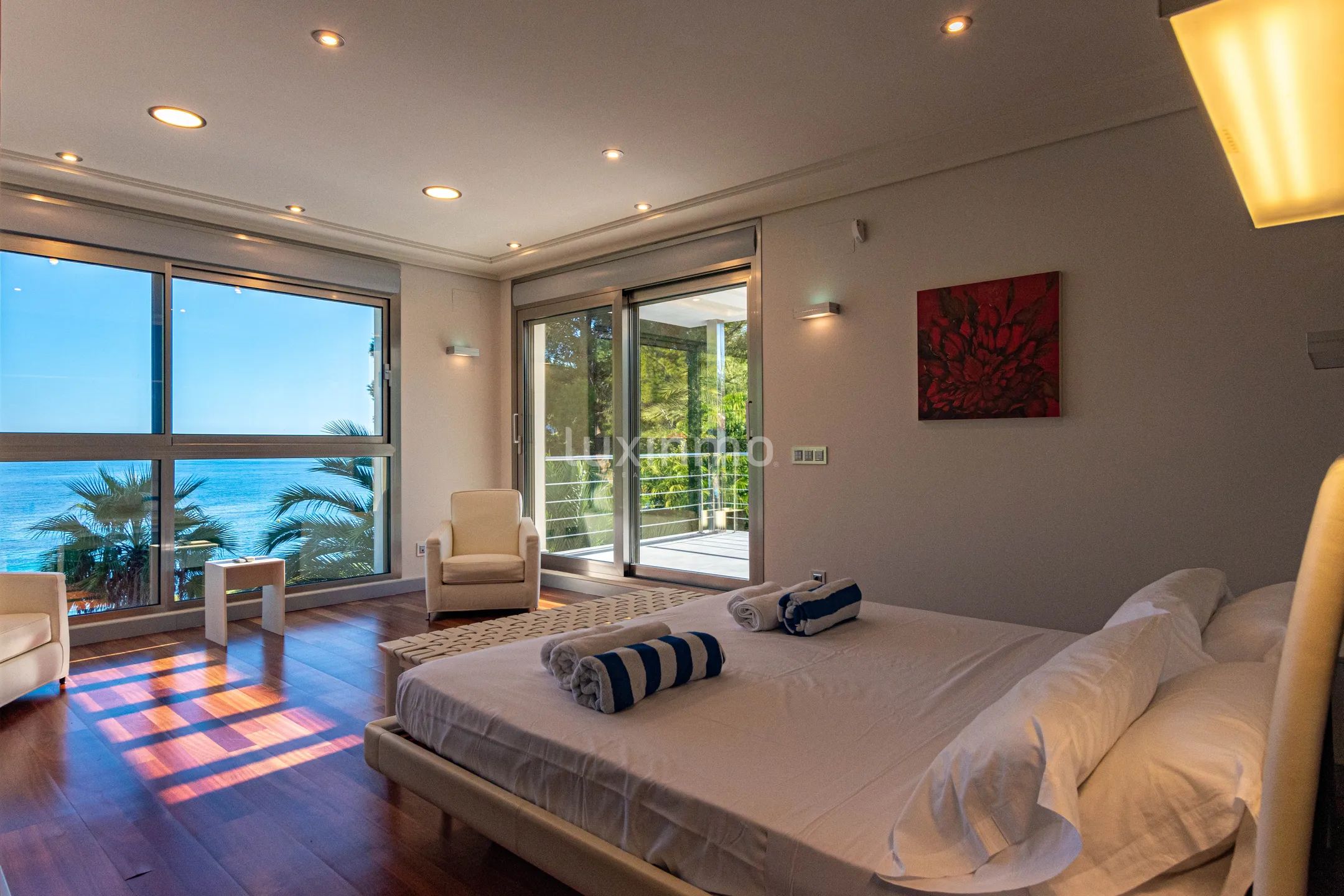 Продается вилла на побережье Кальпе с открытым видом на море — photo 33