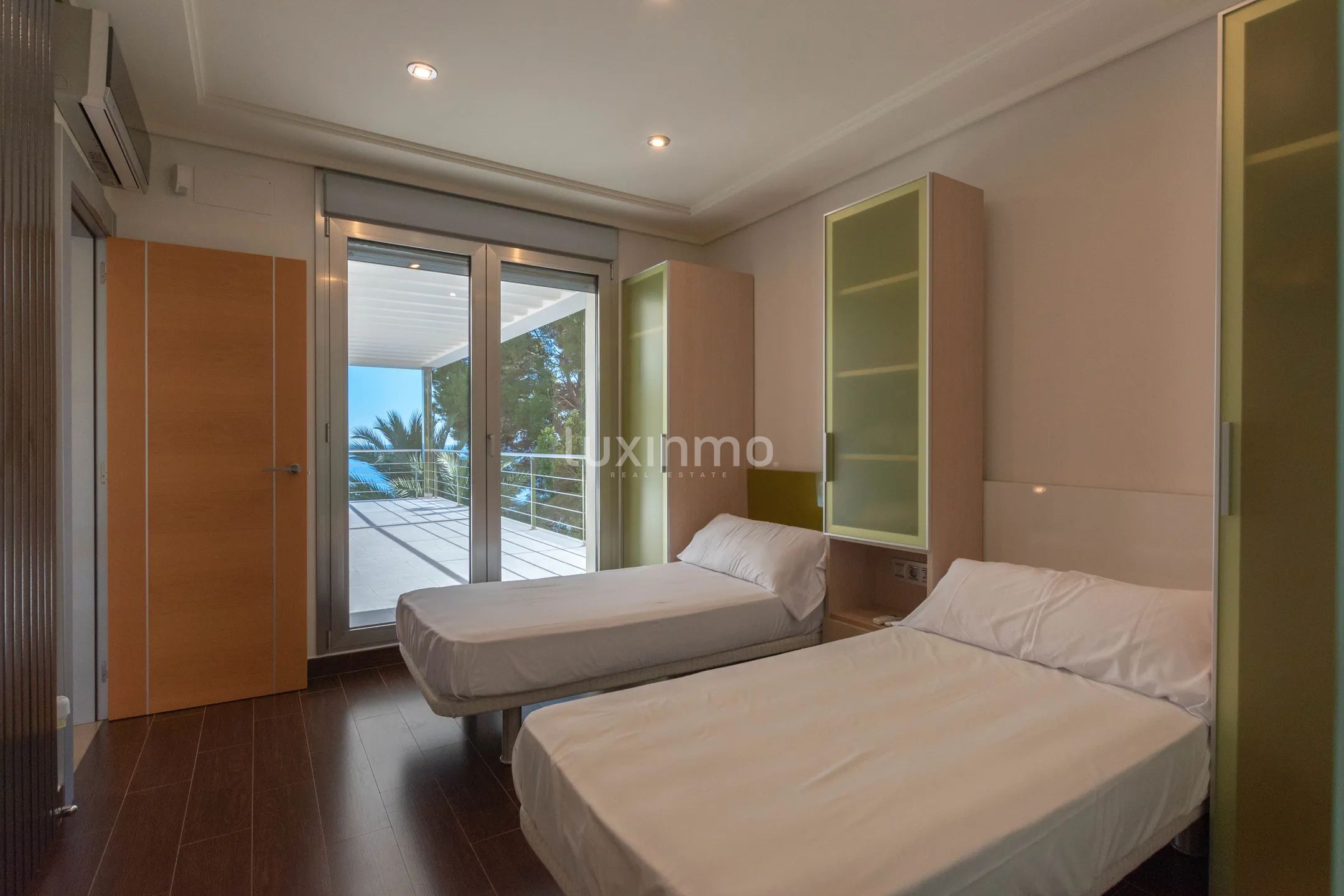 Продается вилла на побережье Кальпе с открытым видом на море — photo 38