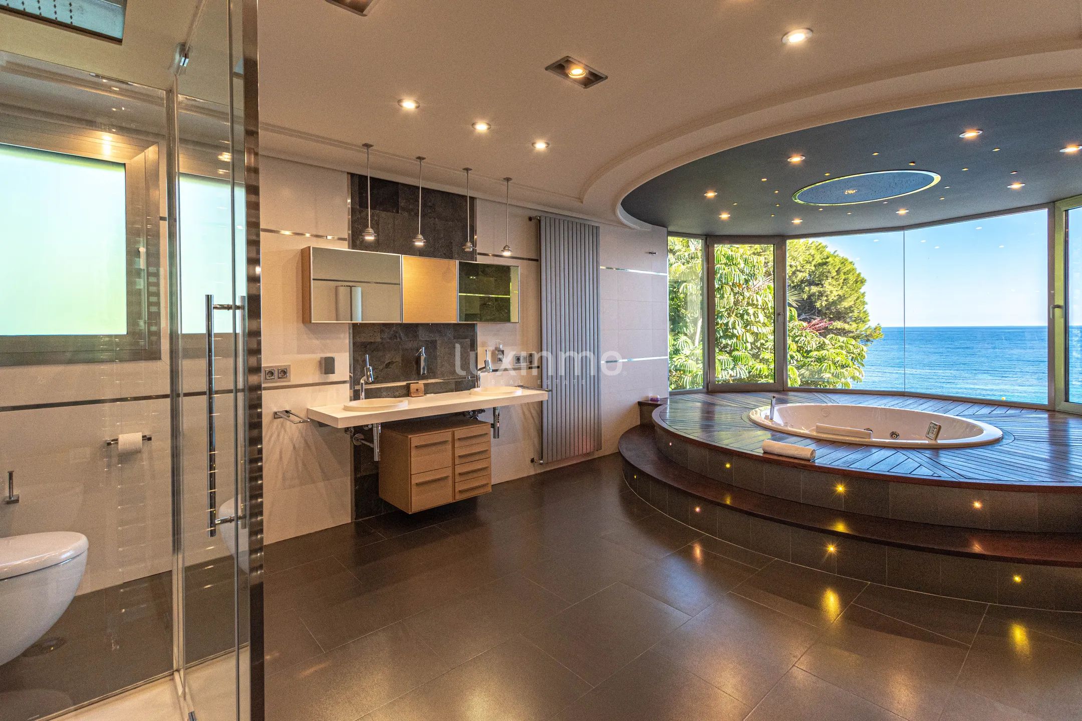 Продается вилла на побережье Кальпе с открытым видом на море — photo 35