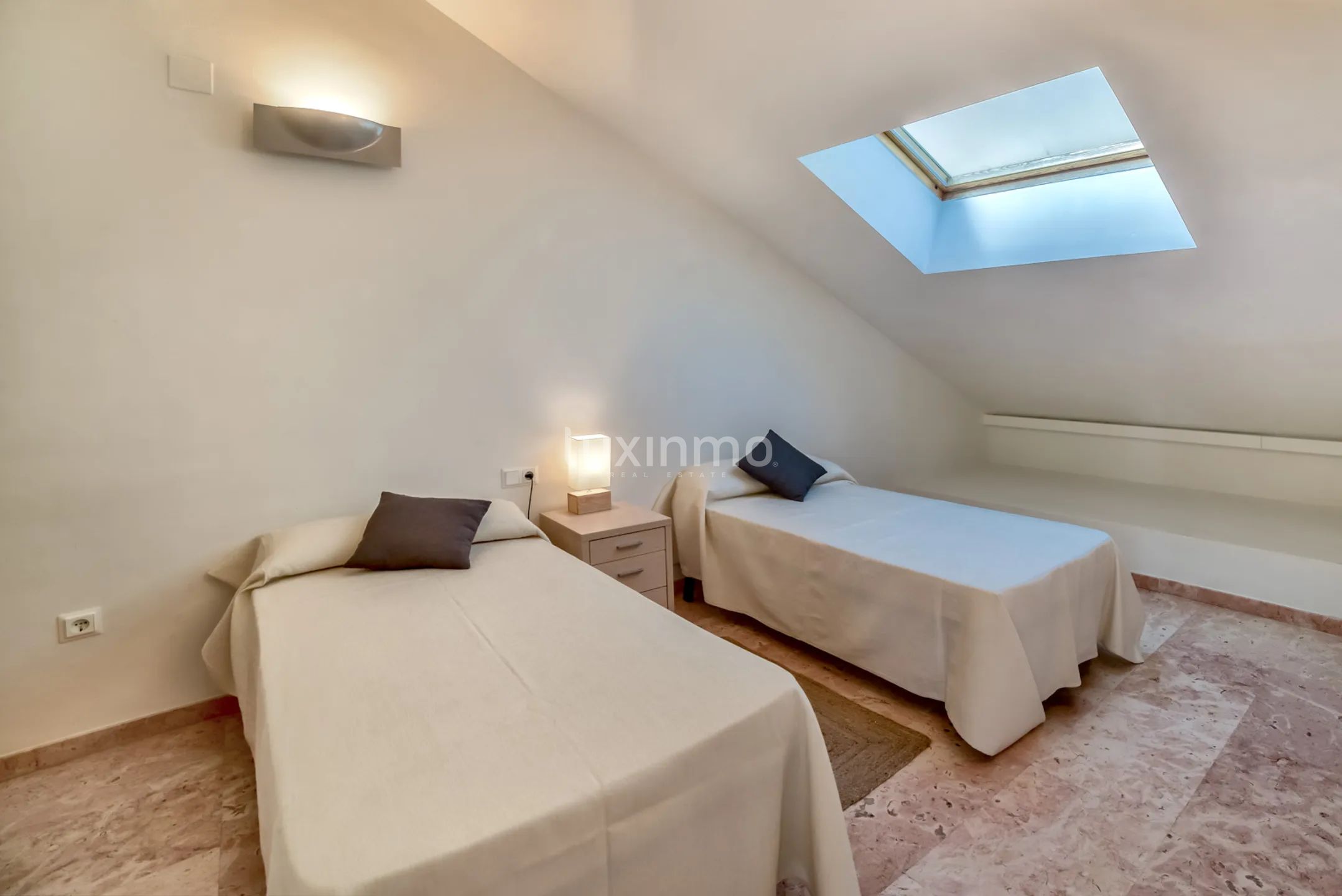 Se vende ático de lujo en Marina Greenwich Campomanes — photo 16