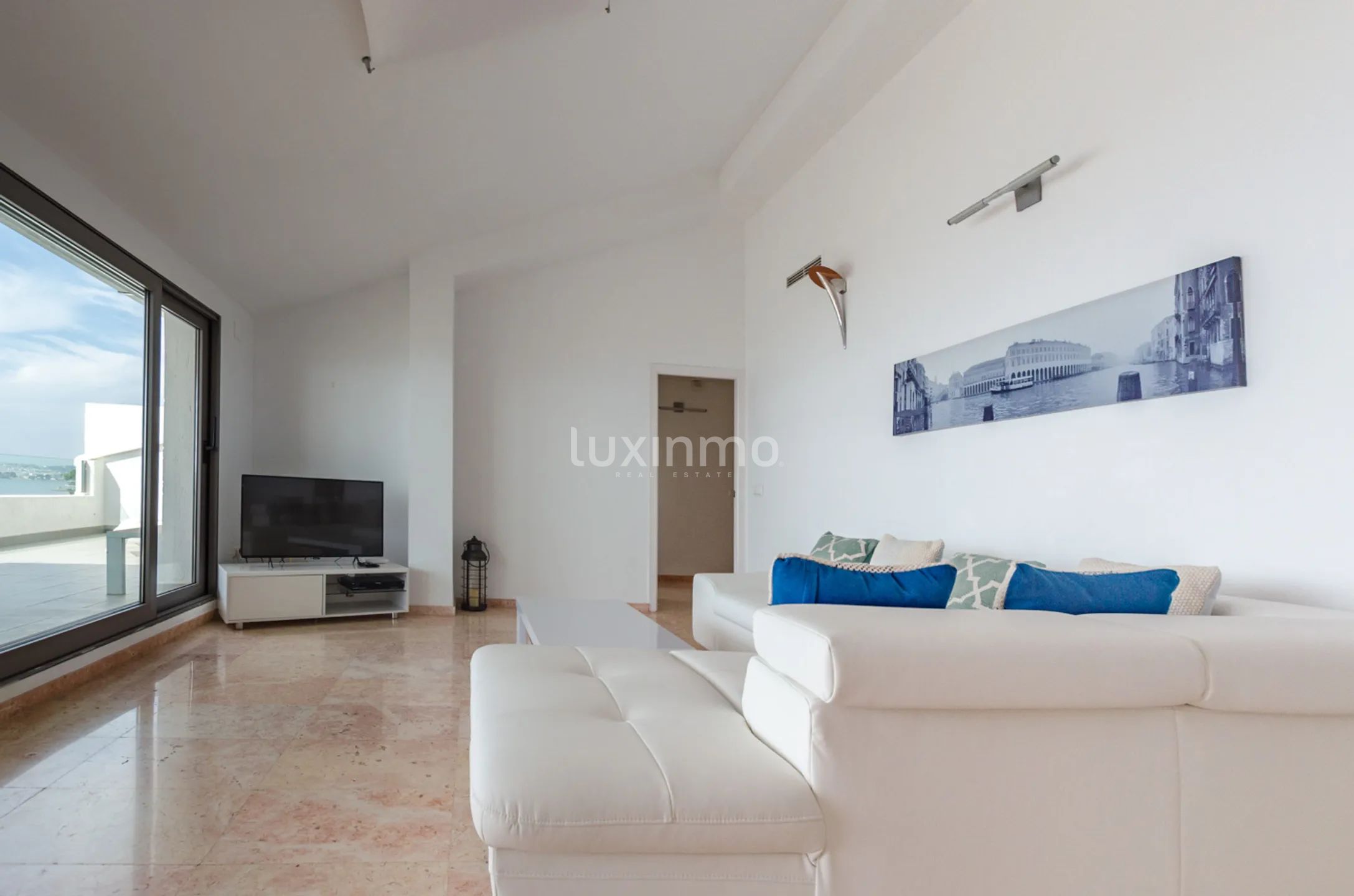 Se vende ático de lujo en Marina Greenwich Campomanes — photo 8