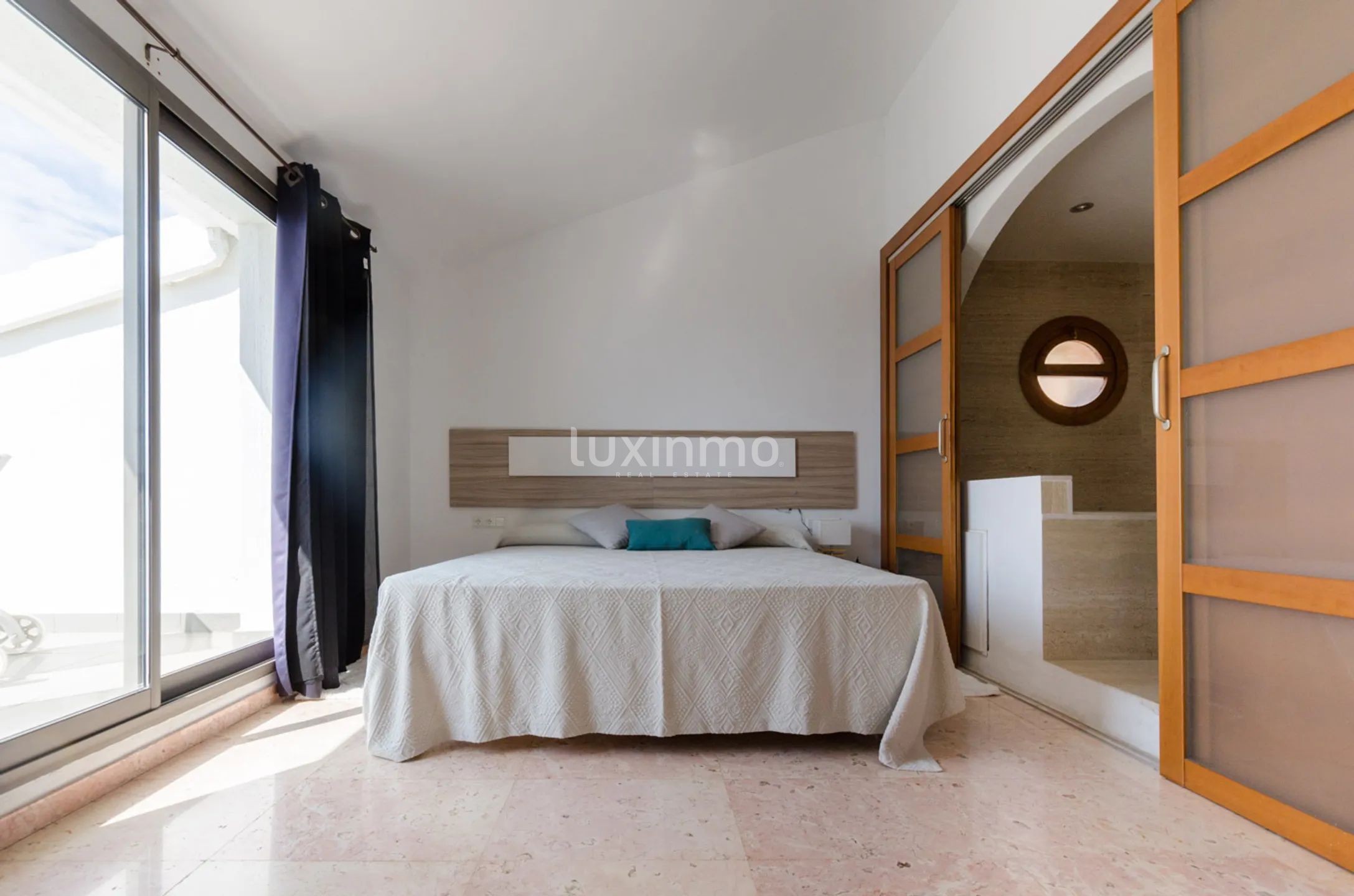 Se vende ático de lujo en Marina Greenwich Campomanes — photo 9