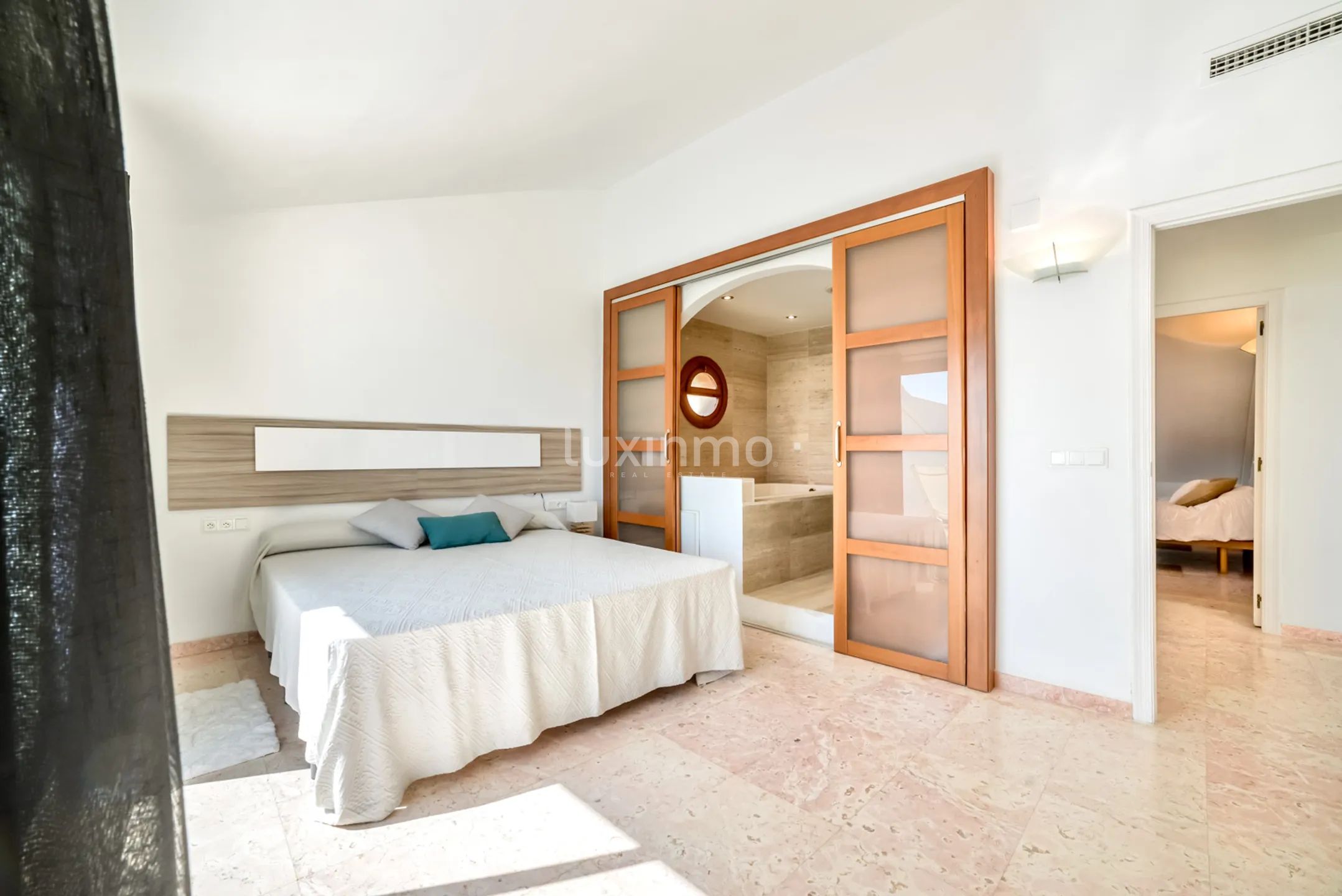 Se vende ático de lujo en Marina Greenwich Campomanes — photo 10