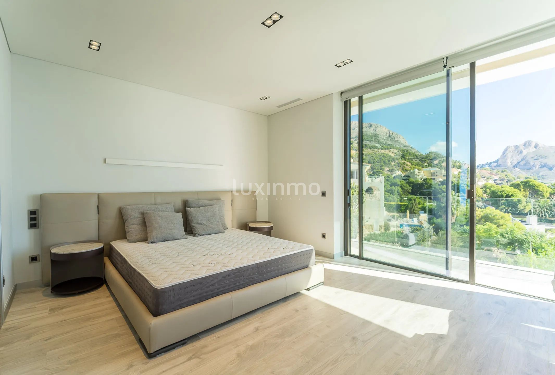 A new modern villa with sea views for sale in Altea — photo 18