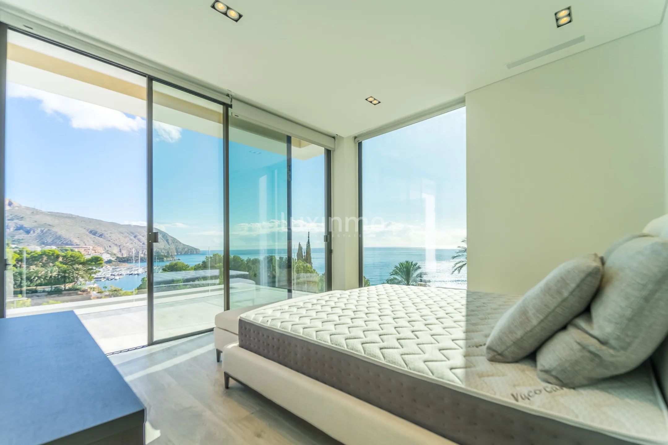 A new modern villa with sea views for sale in Altea — photo 23