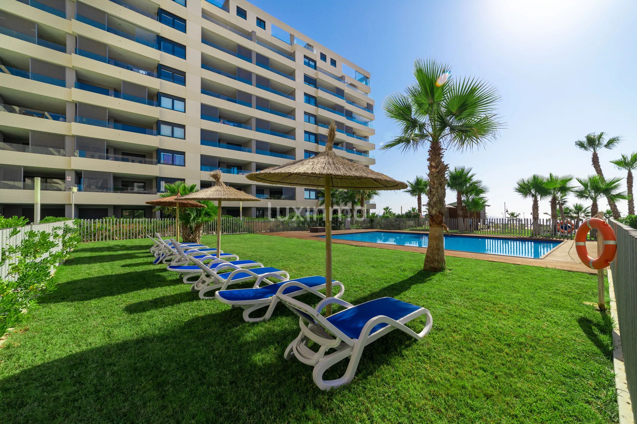 Pisos en venta en primera linea del mar en Torrevieja — photo 17
