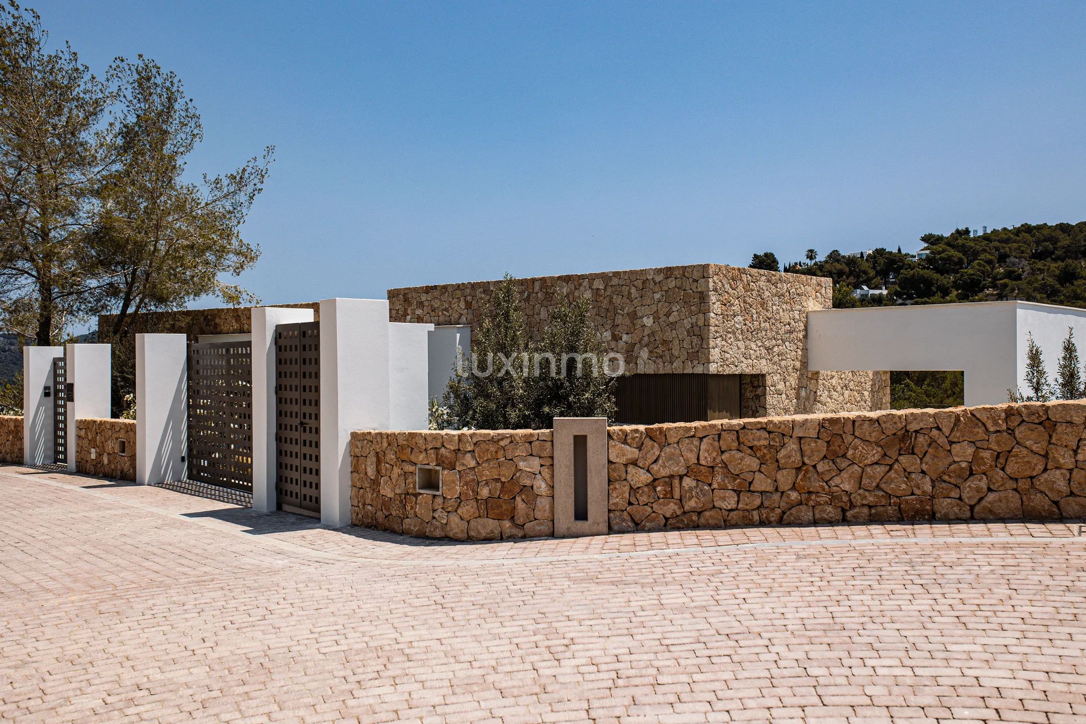 Modern Luxury Villa in Roca Llisa — photo 90