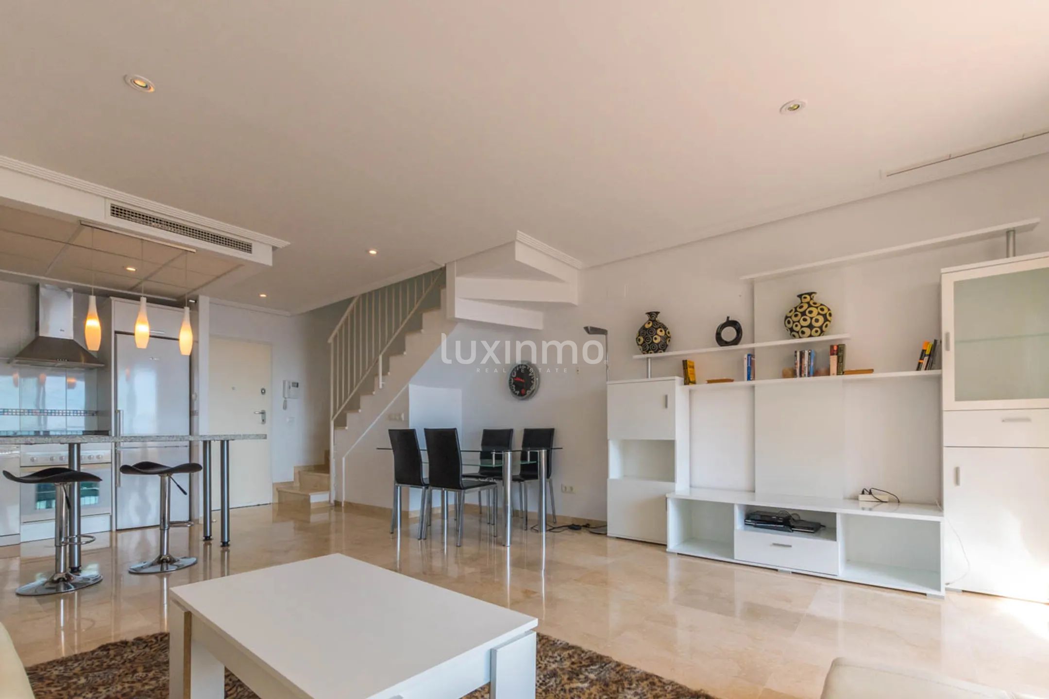 Apartment for rent in the urbanization of Mascarat — photo 10