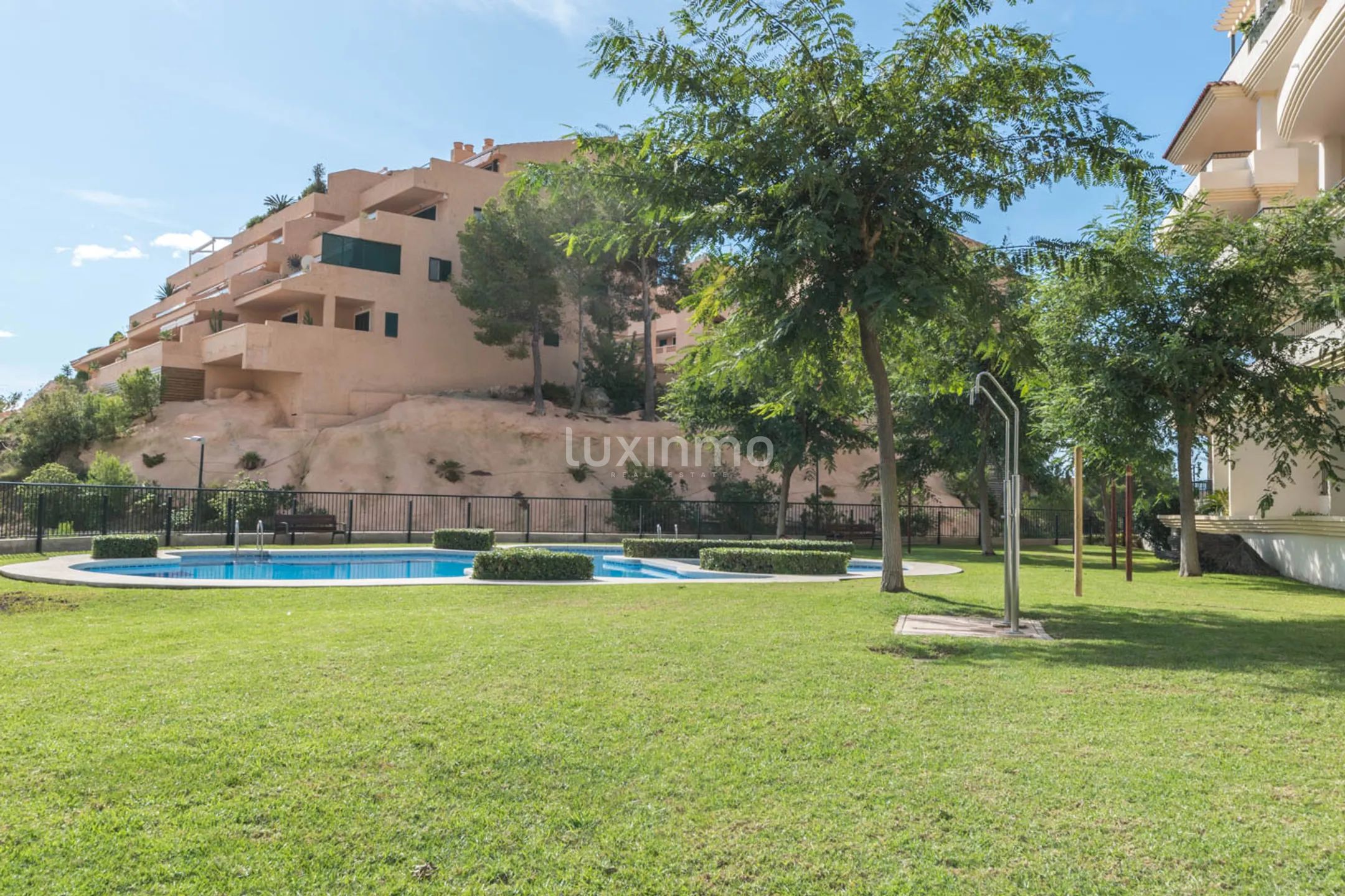 Apartment for rent in the urbanization of Mascarat — photo 2